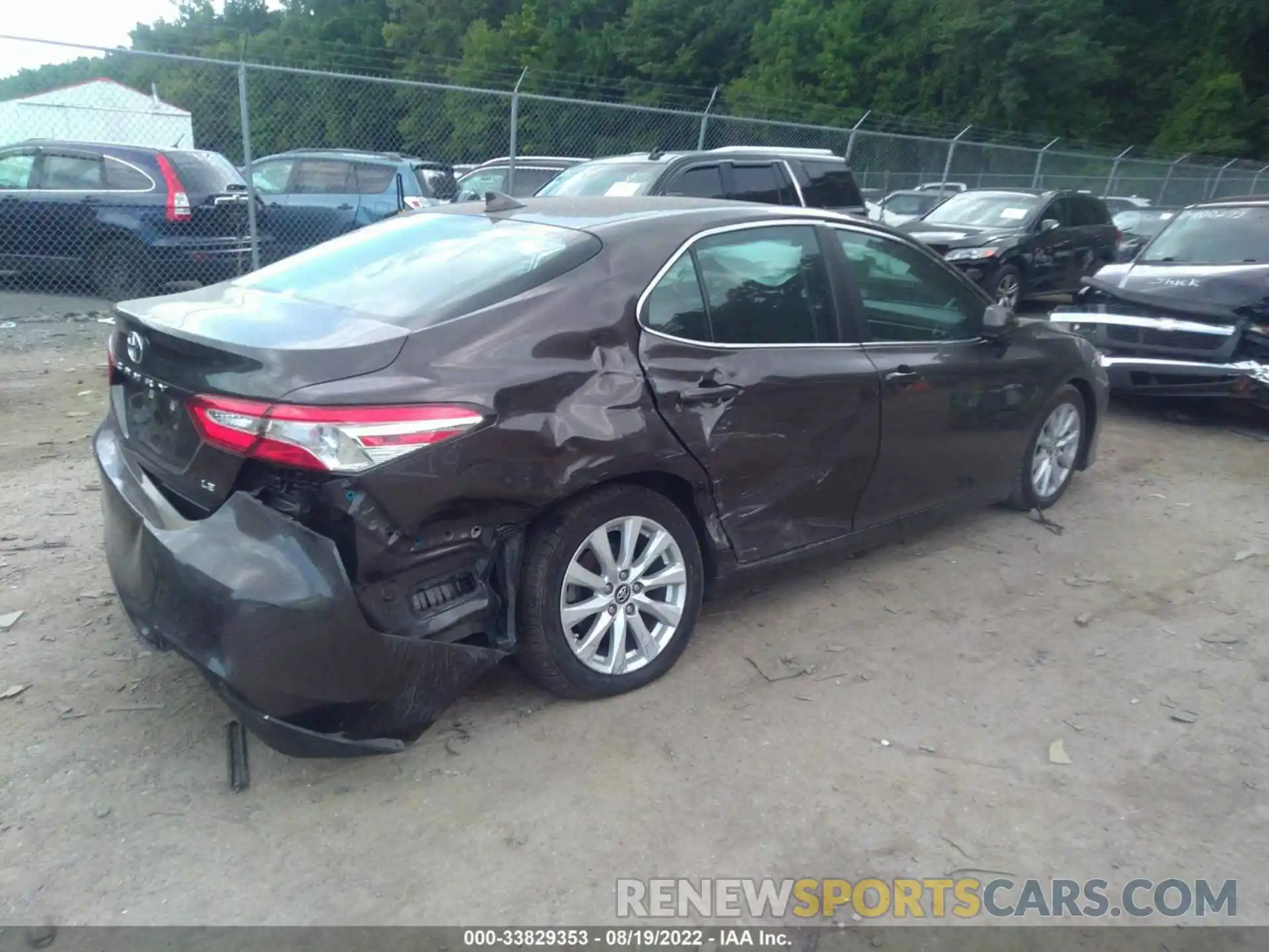 4 Photograph of a damaged car 4T1B11HK6KU211311 TOYOTA CAMRY 2019