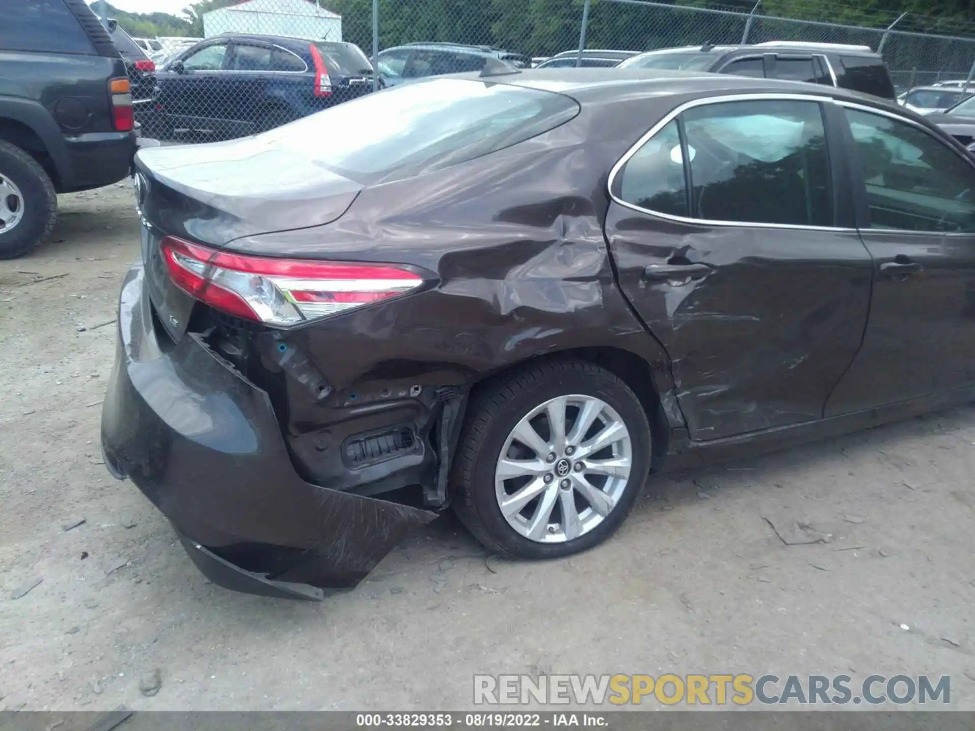 6 Photograph of a damaged car 4T1B11HK6KU211311 TOYOTA CAMRY 2019