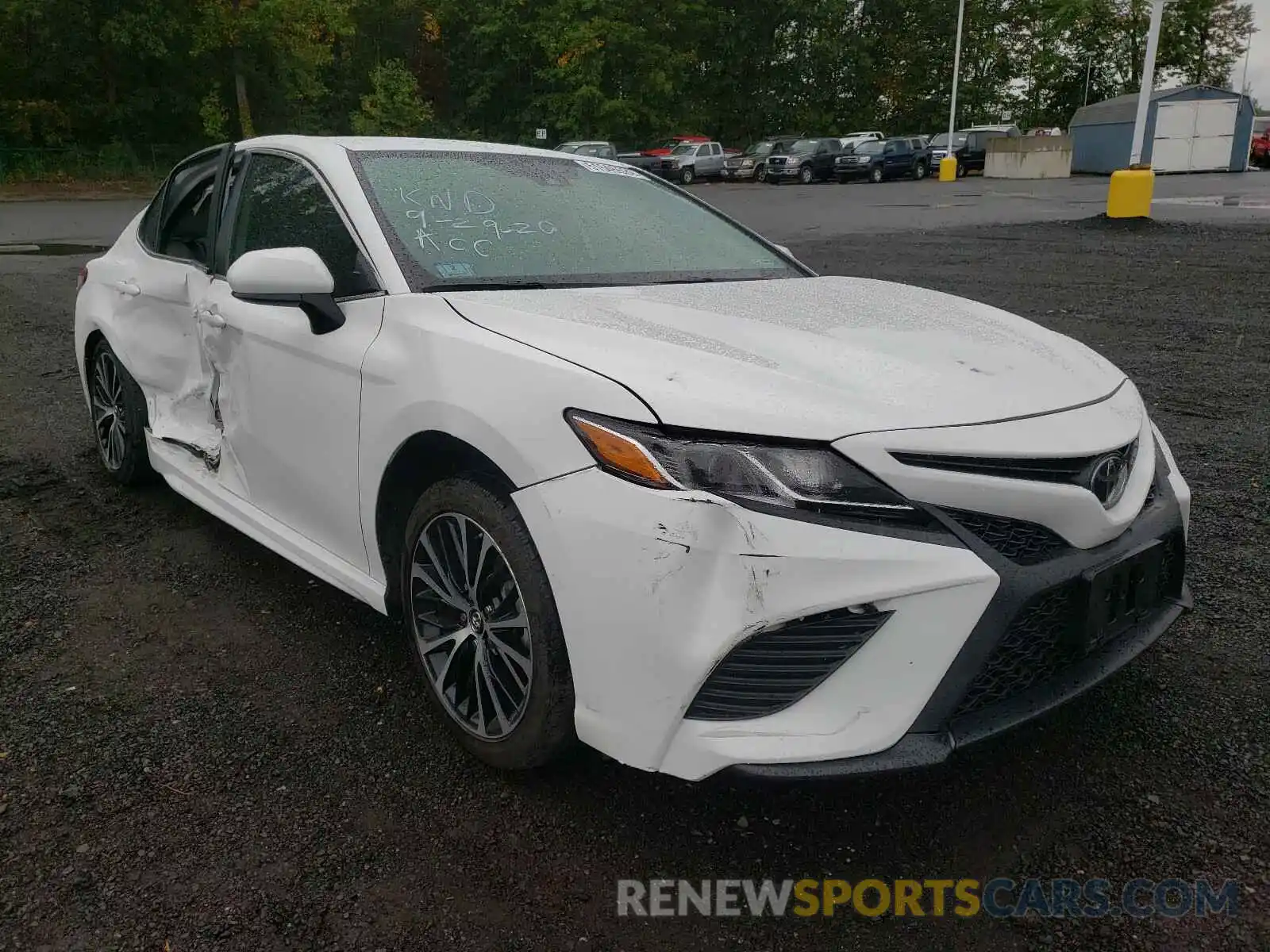 1 Photograph of a damaged car 4T1B11HK6KU213575 TOYOTA CAMRY 2019