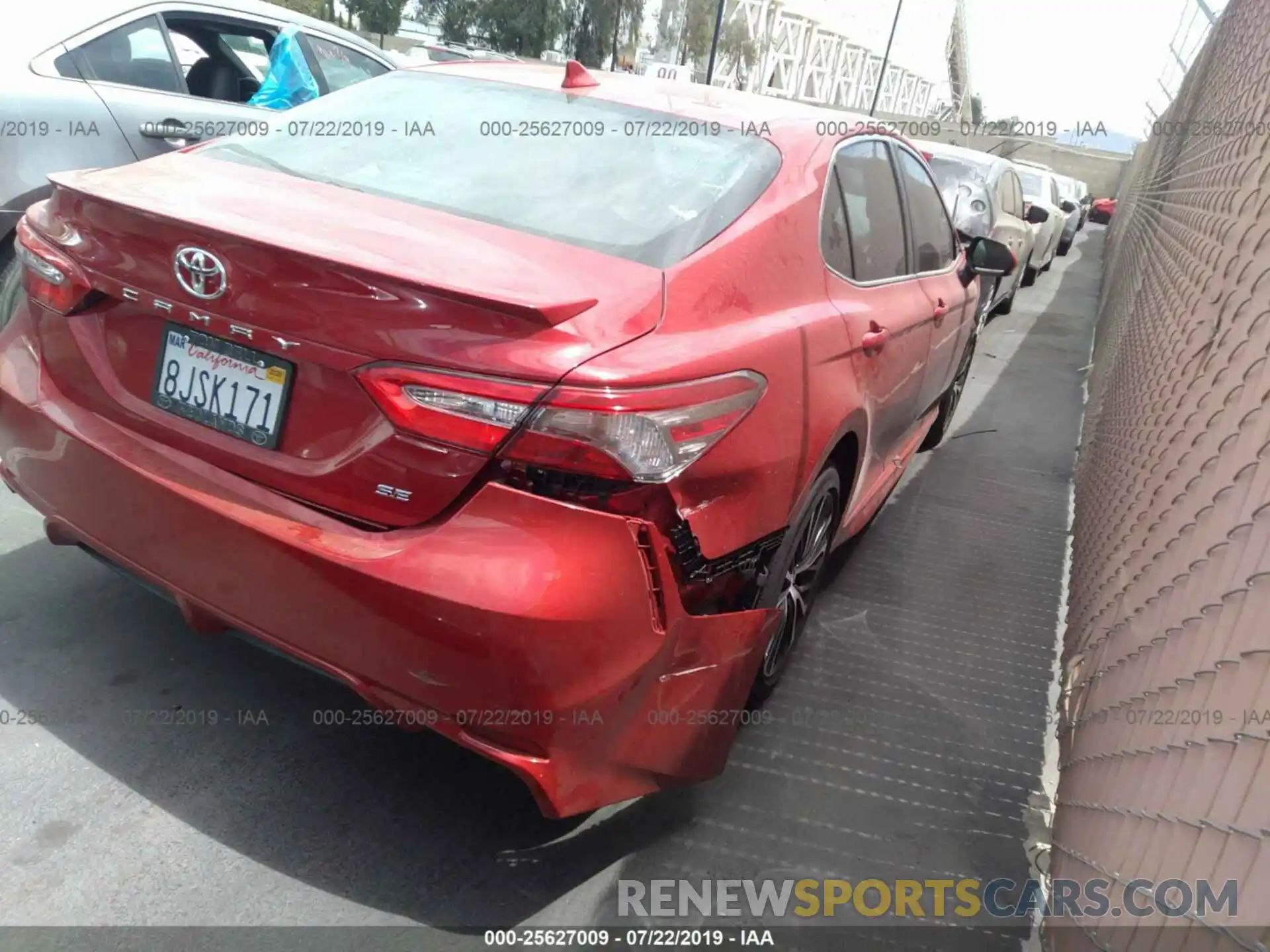 4 Photograph of a damaged car 4T1B11HK6KU214175 TOYOTA CAMRY 2019