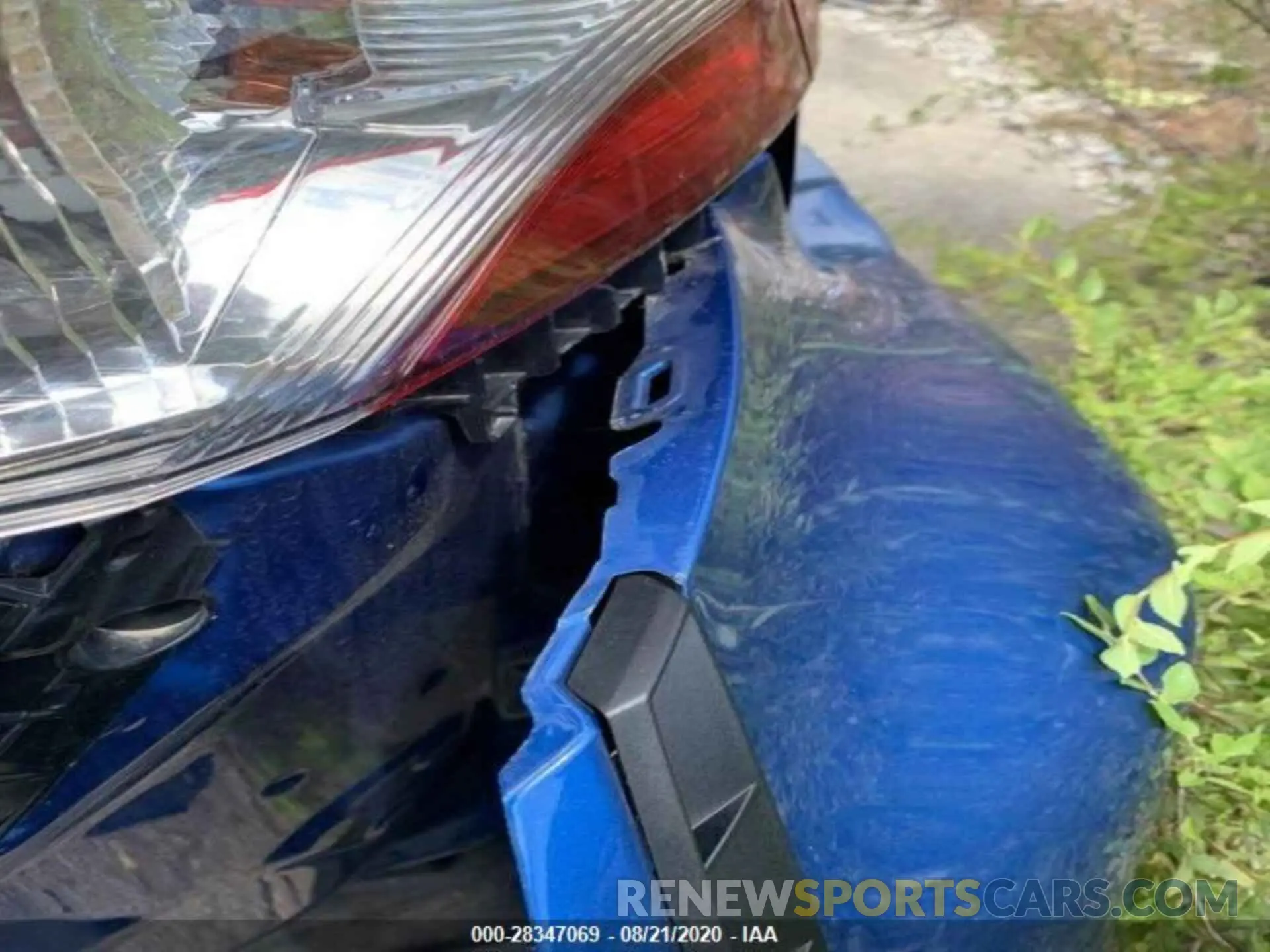 10 Photograph of a damaged car 4T1B11HK6KU218114 TOYOTA CAMRY 2019