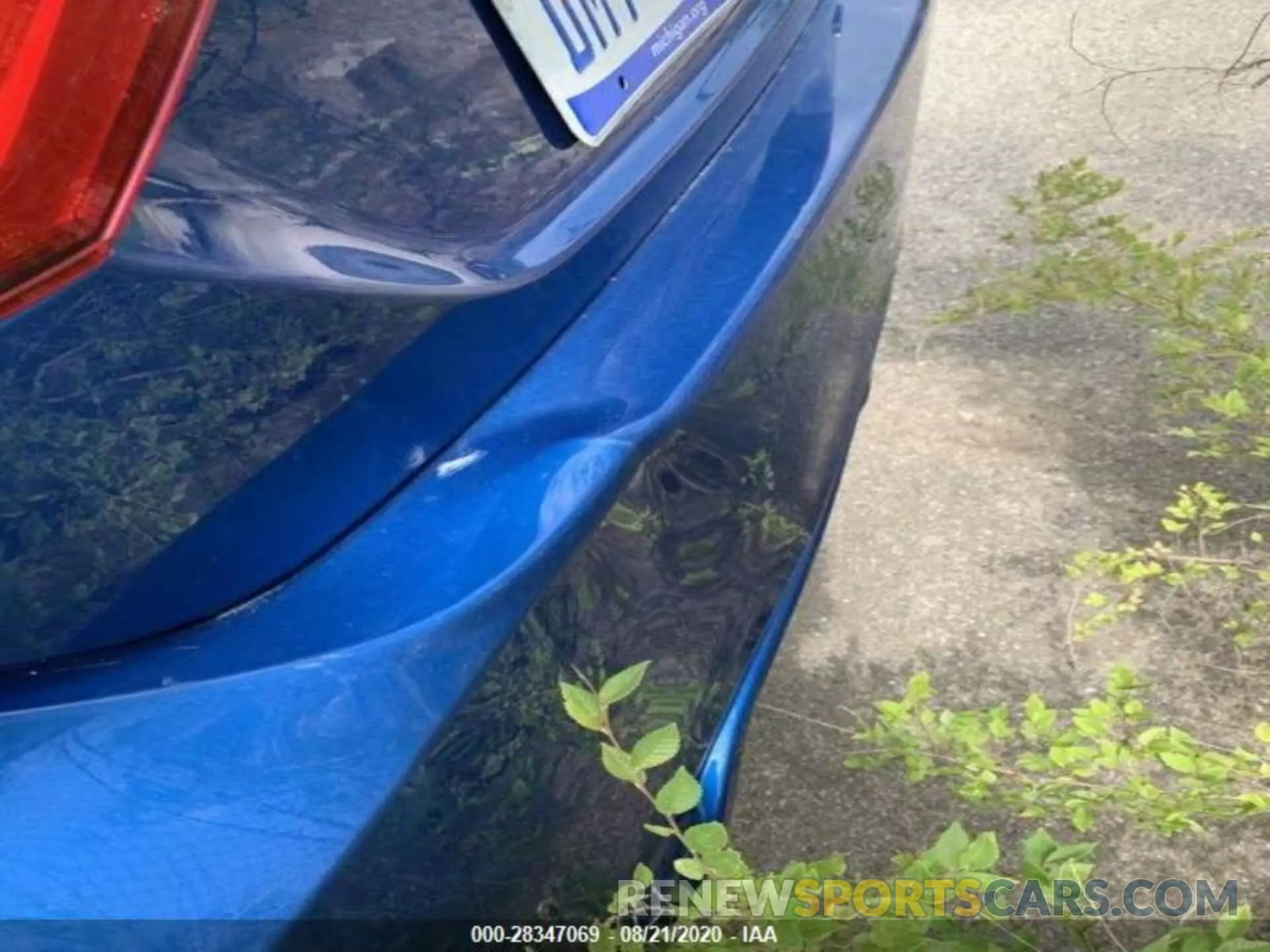 9 Photograph of a damaged car 4T1B11HK6KU218114 TOYOTA CAMRY 2019