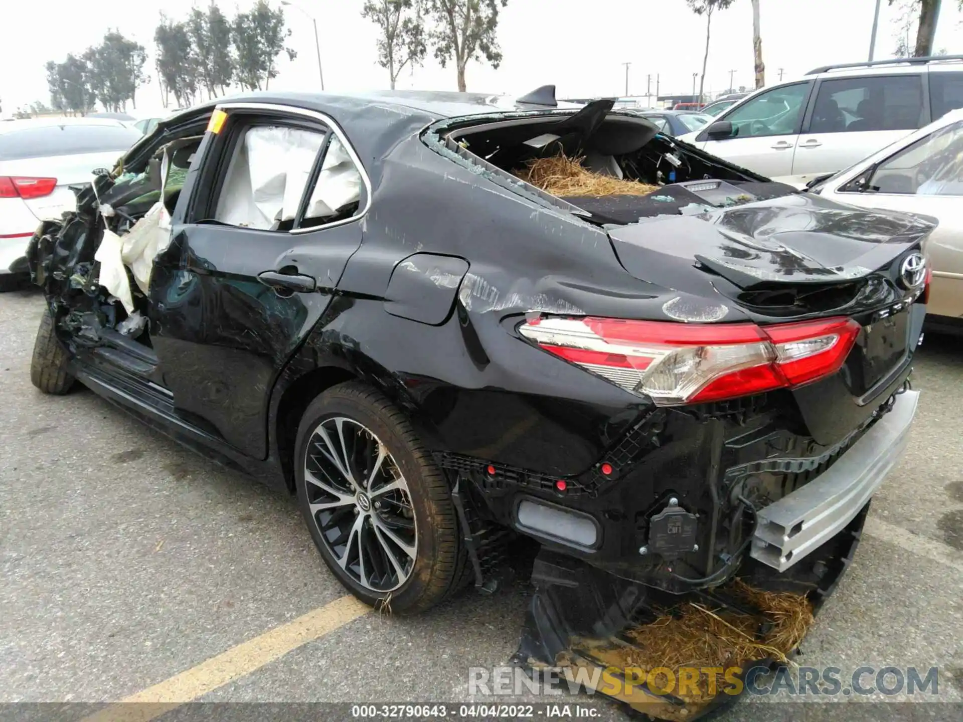 3 Photograph of a damaged car 4T1B11HK6KU219330 TOYOTA CAMRY 2019