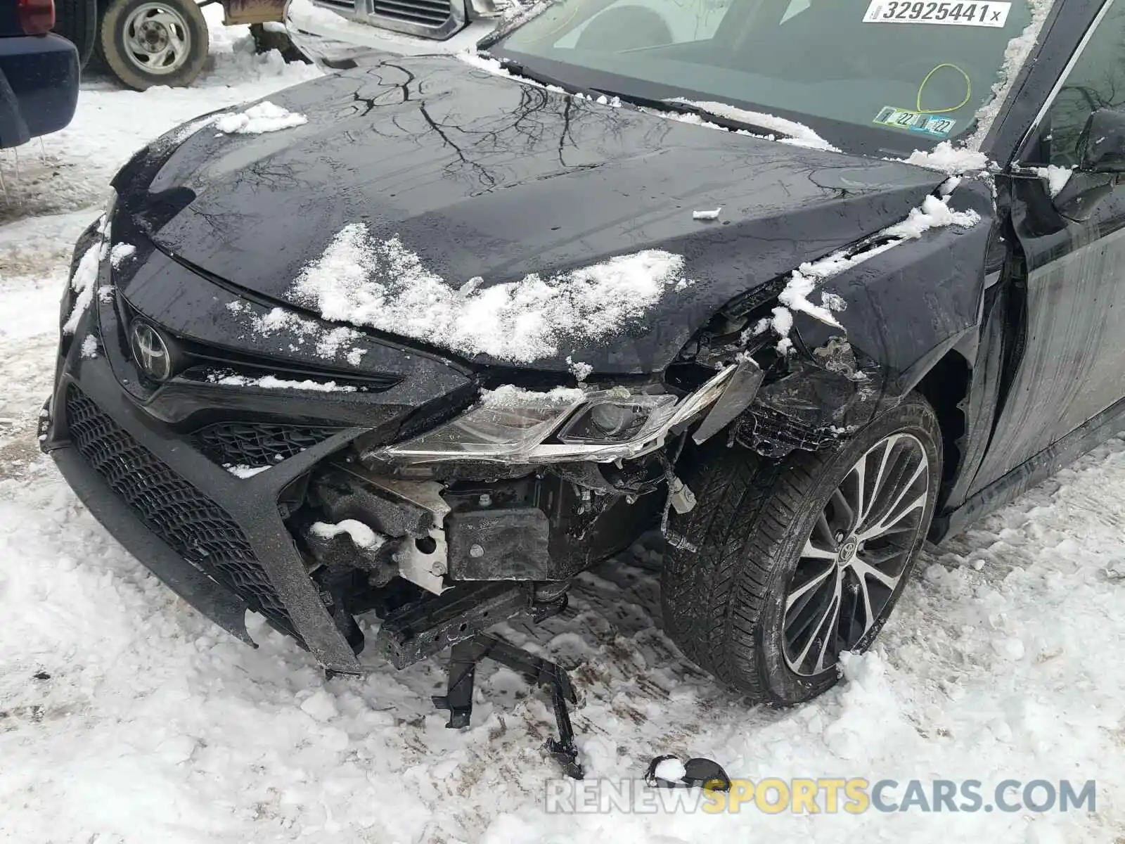 9 Photograph of a damaged car 4T1B11HK6KU220686 TOYOTA CAMRY 2019