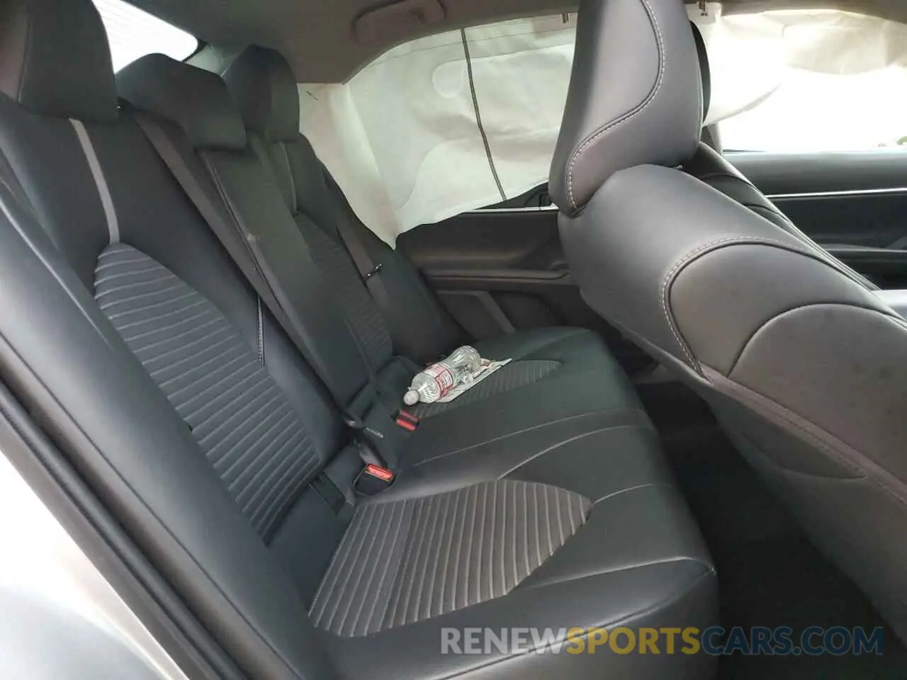 10 Photograph of a damaged car 4T1B11HK6KU226309 TOYOTA CAMRY 2019