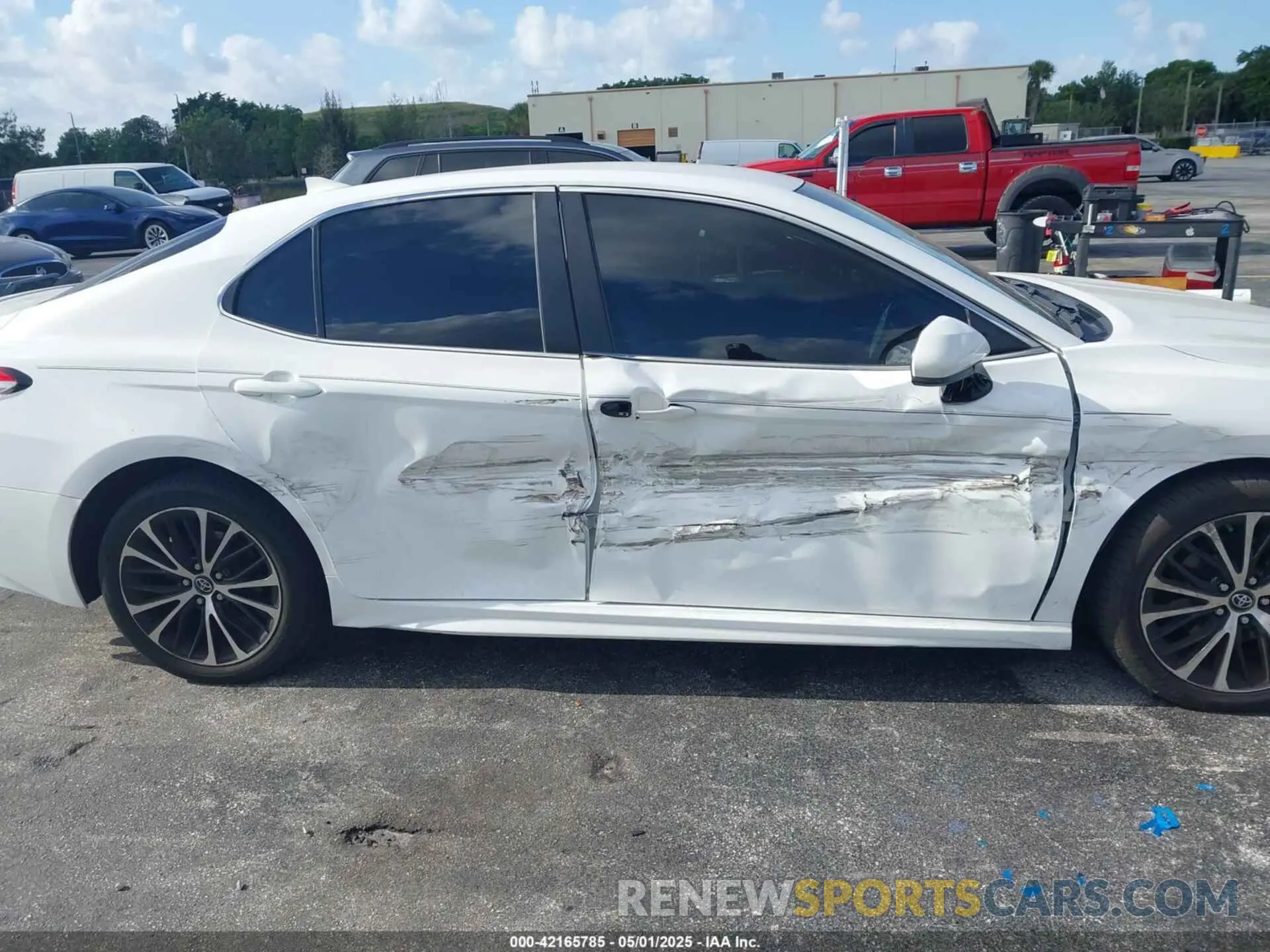 6 Photograph of a damaged car 4T1B11HK6KU230652 TOYOTA CAMRY 2019