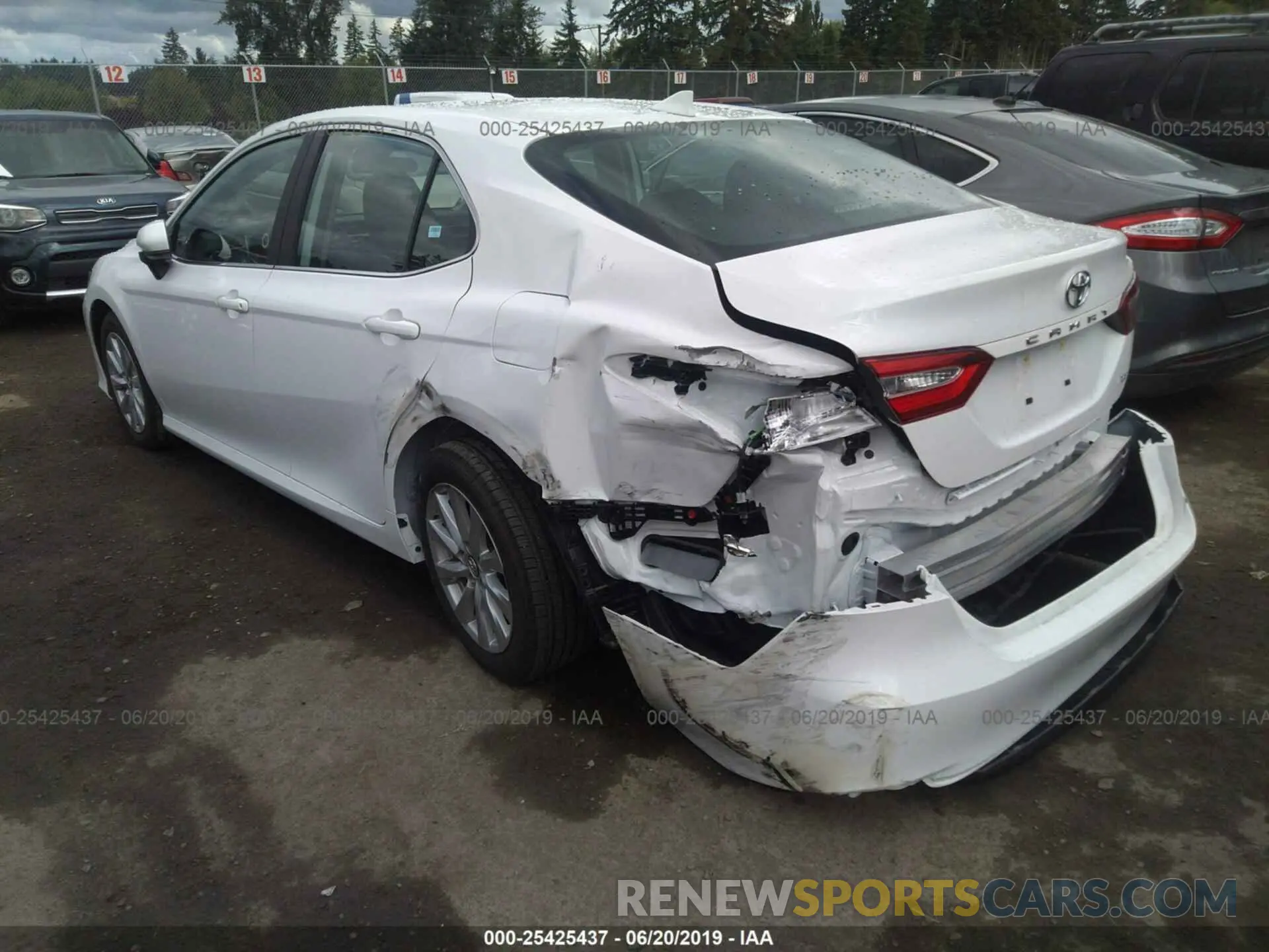 3 Photograph of a damaged car 4T1B11HK6KU237150 TOYOTA CAMRY 2019