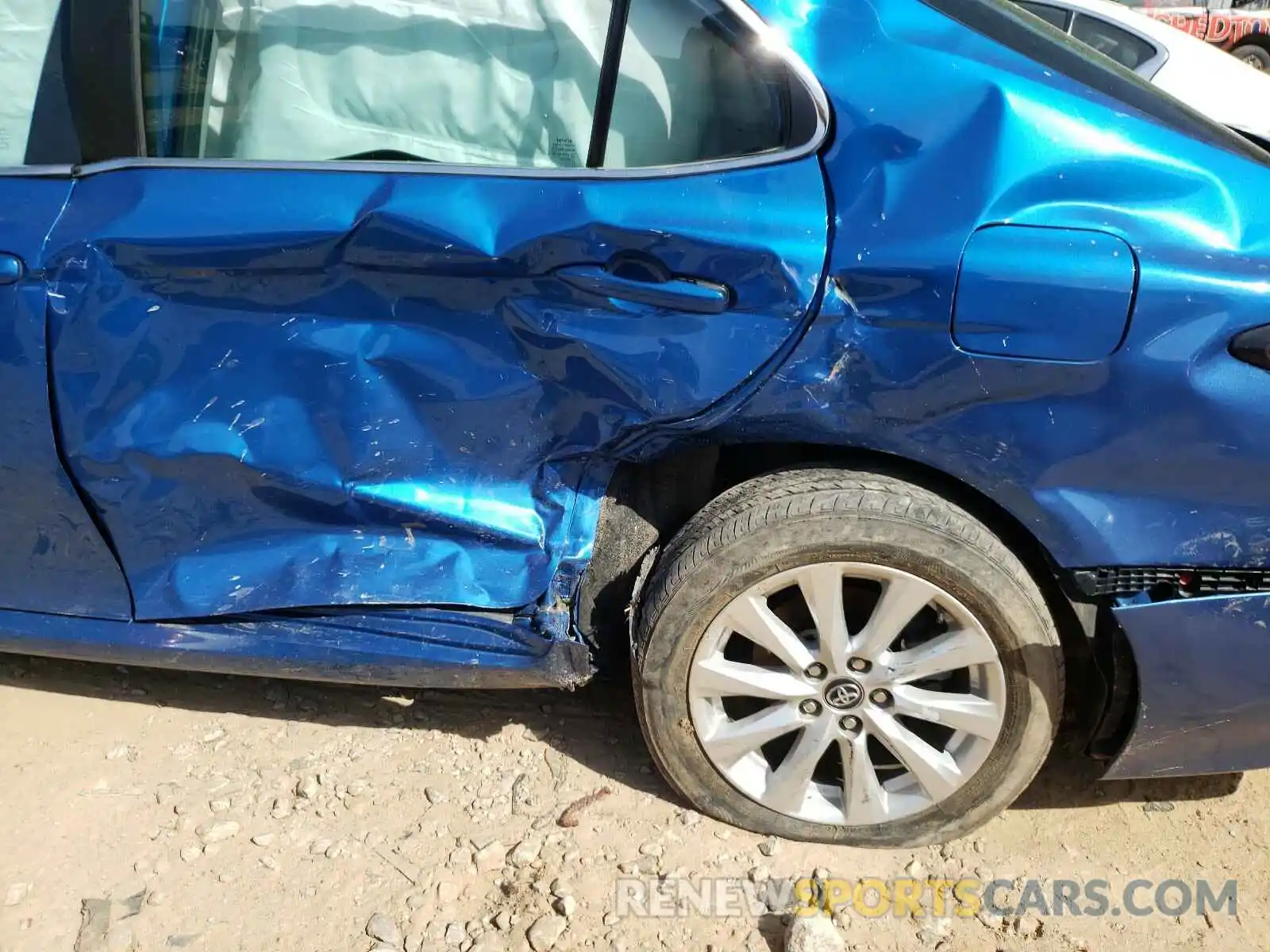 9 Photograph of a damaged car 4T1B11HK6KU237875 TOYOTA CAMRY 2019