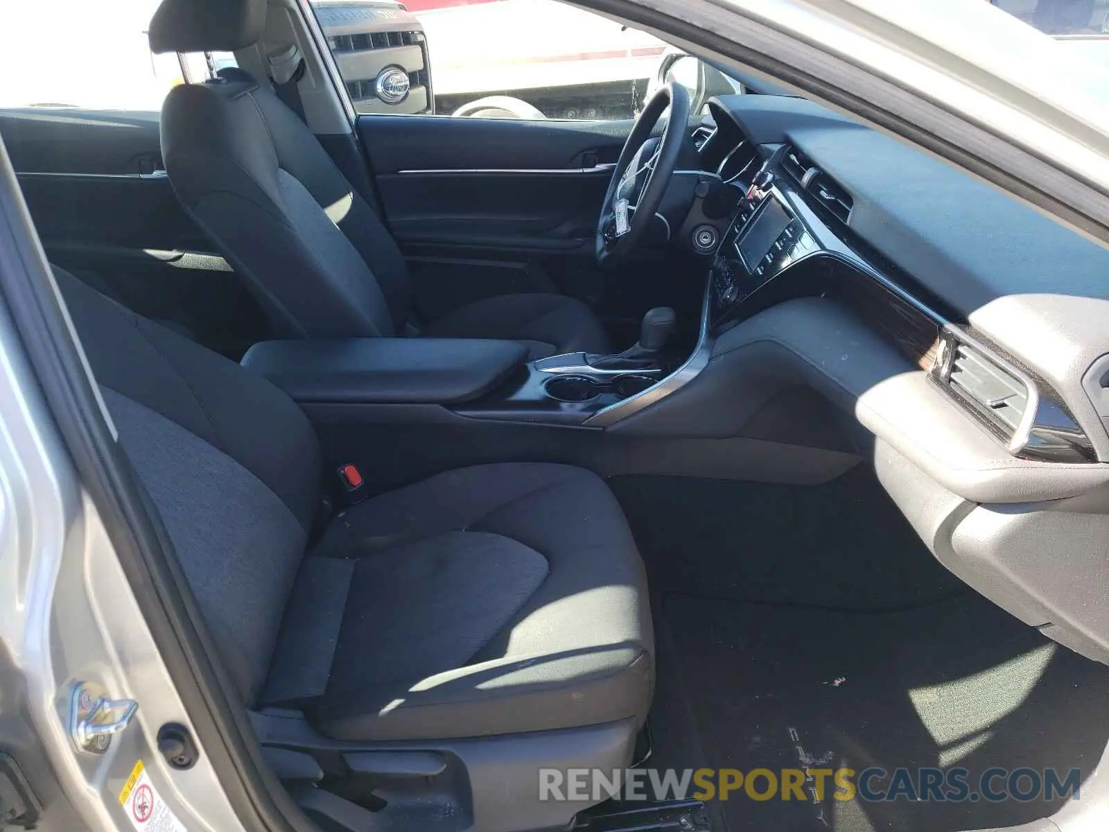 5 Photograph of a damaged car 4T1B11HK6KU241232 TOYOTA CAMRY 2019
