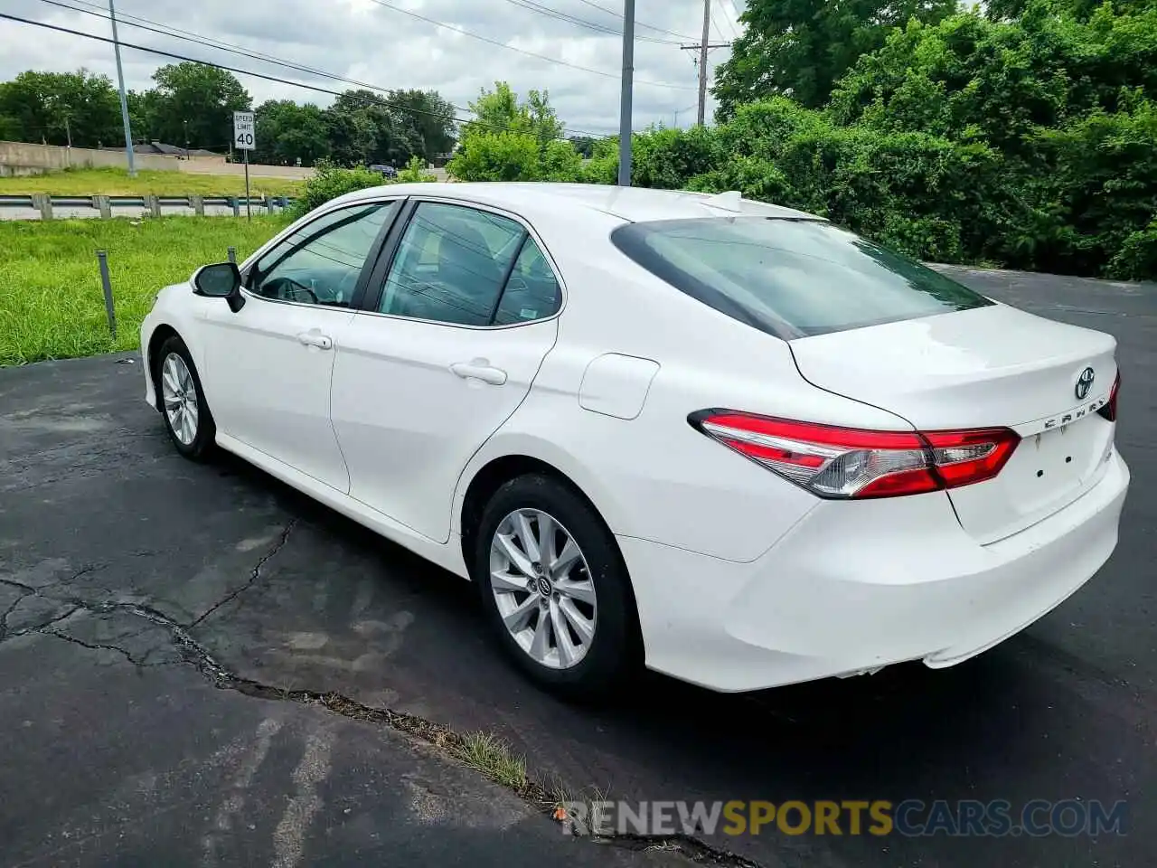 3 Photograph of a damaged car 4T1B11HK6KU243319 TOYOTA CAMRY 2019