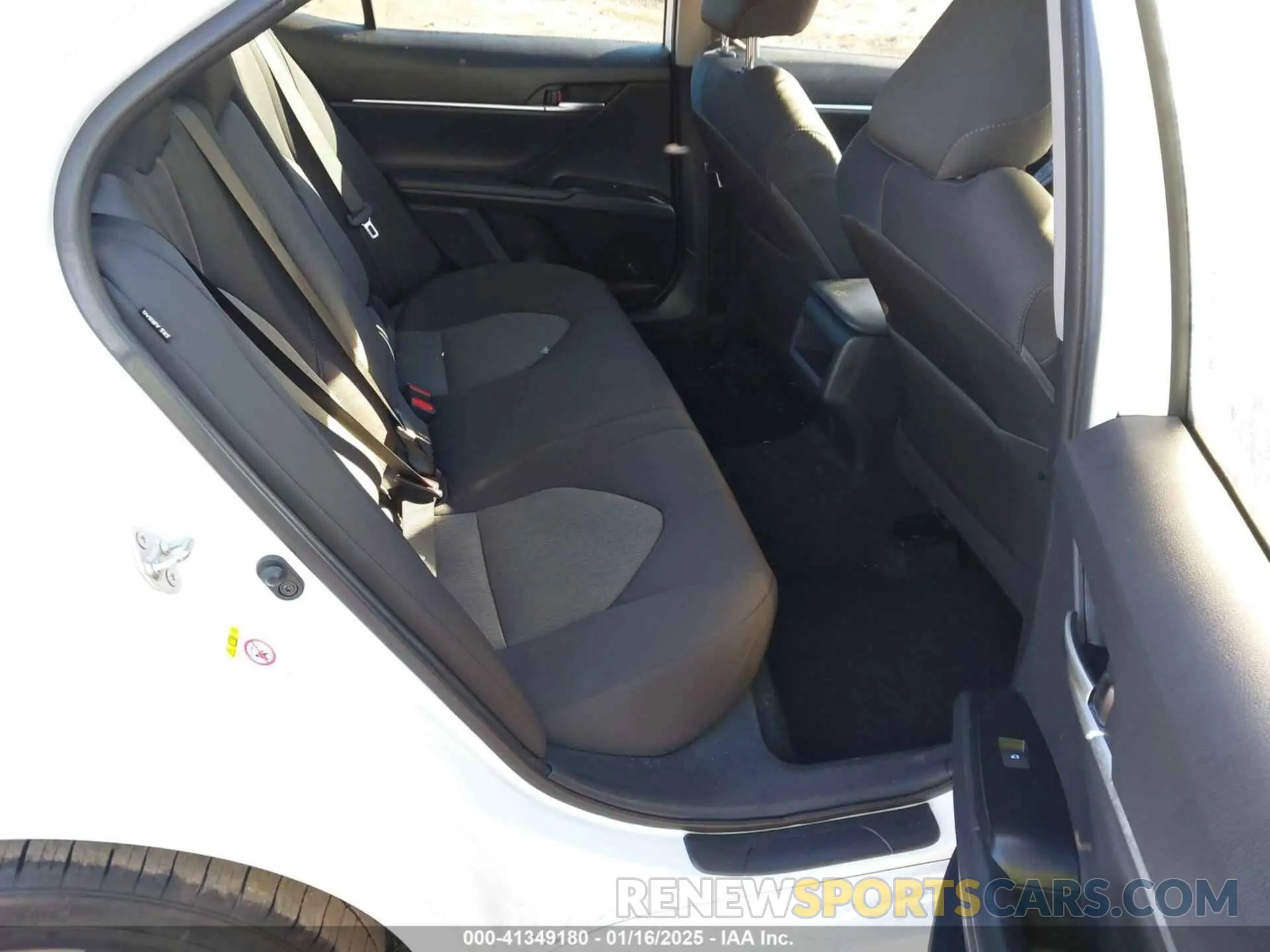 8 Photograph of a damaged car 4T1B11HK6KU247578 TOYOTA CAMRY 2019