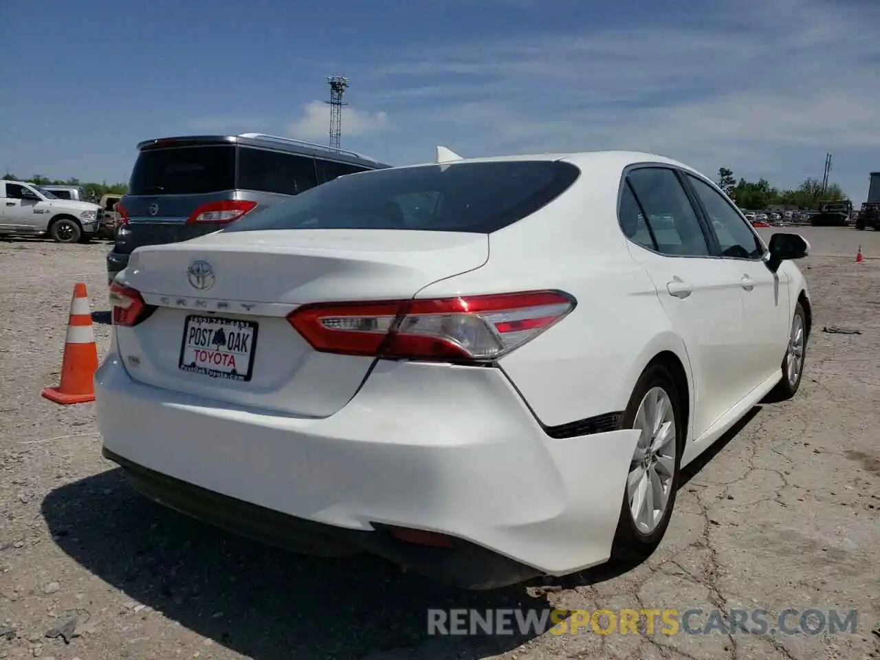 4 Photograph of a damaged car 4T1B11HK6KU257768 TOYOTA CAMRY 2019