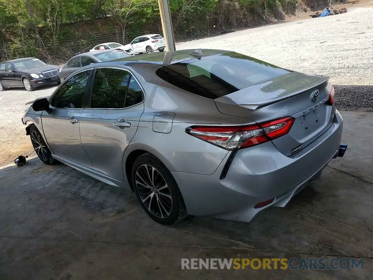 2 Photograph of a damaged car 4T1B11HK6KU258385 TOYOTA CAMRY 2019