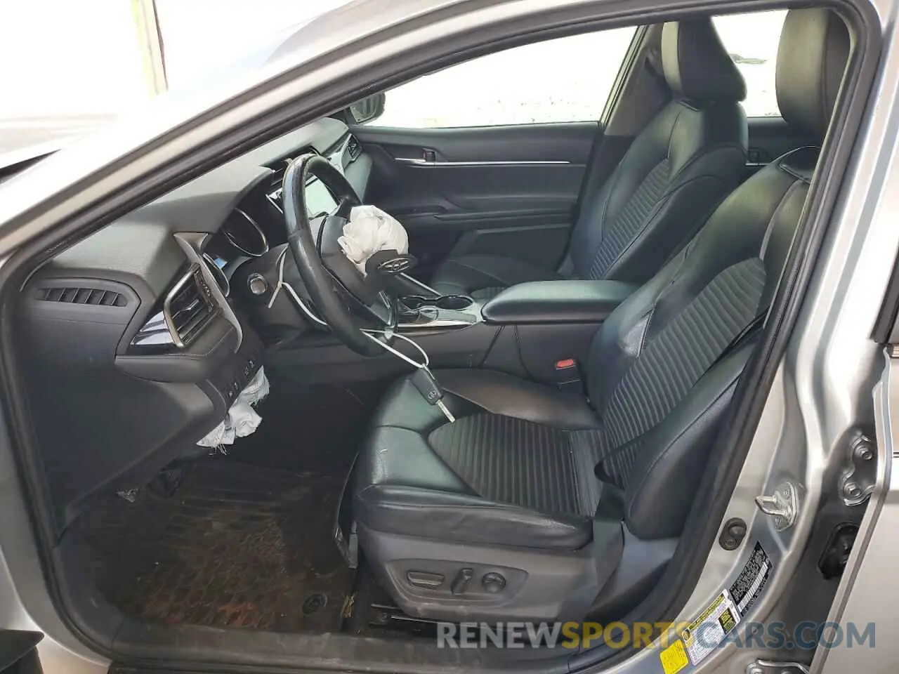 7 Photograph of a damaged car 4T1B11HK6KU258385 TOYOTA CAMRY 2019