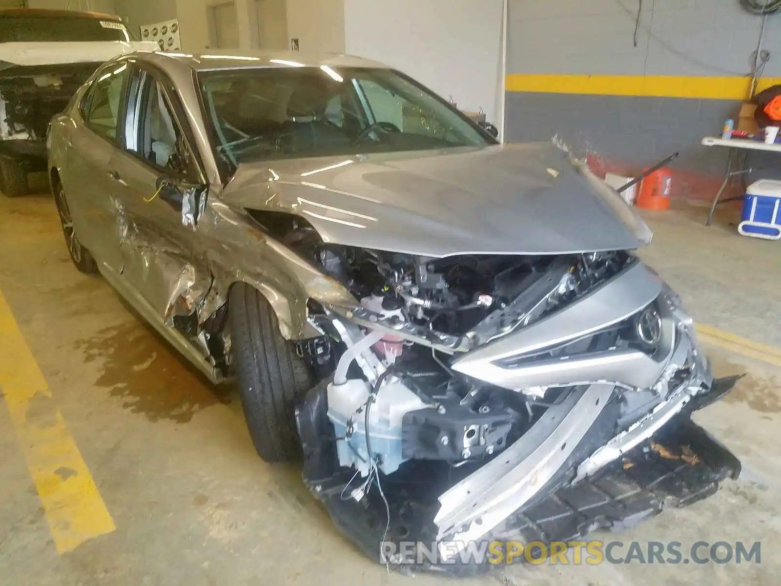 1 Photograph of a damaged car 4T1B11HK6KU258449 TOYOTA CAMRY 2019