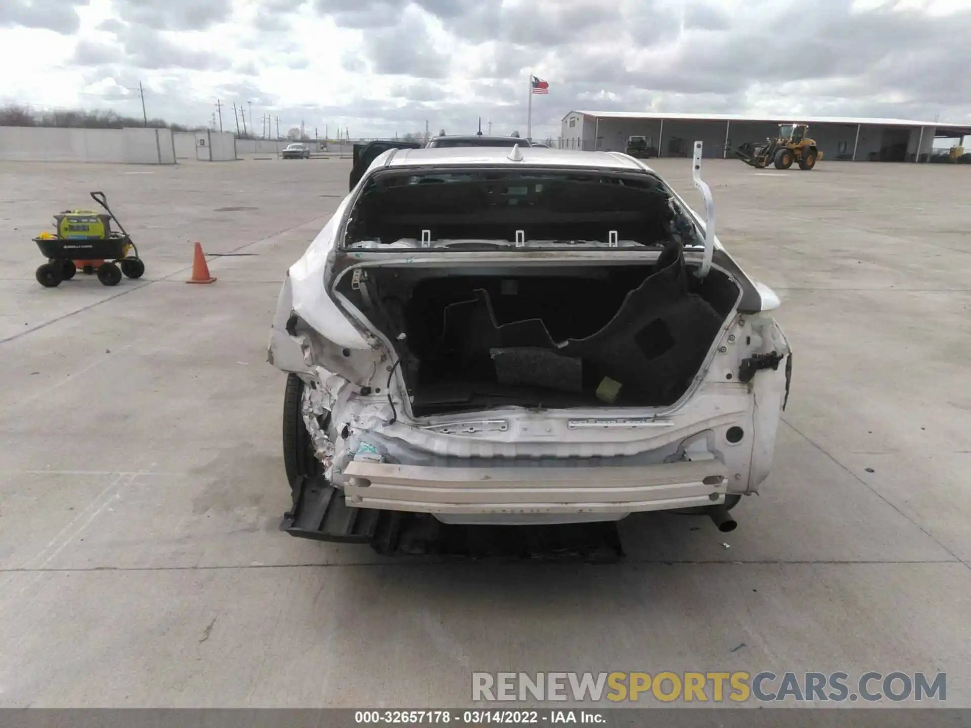 6 Photograph of a damaged car 4T1B11HK6KU258452 TOYOTA CAMRY 2019