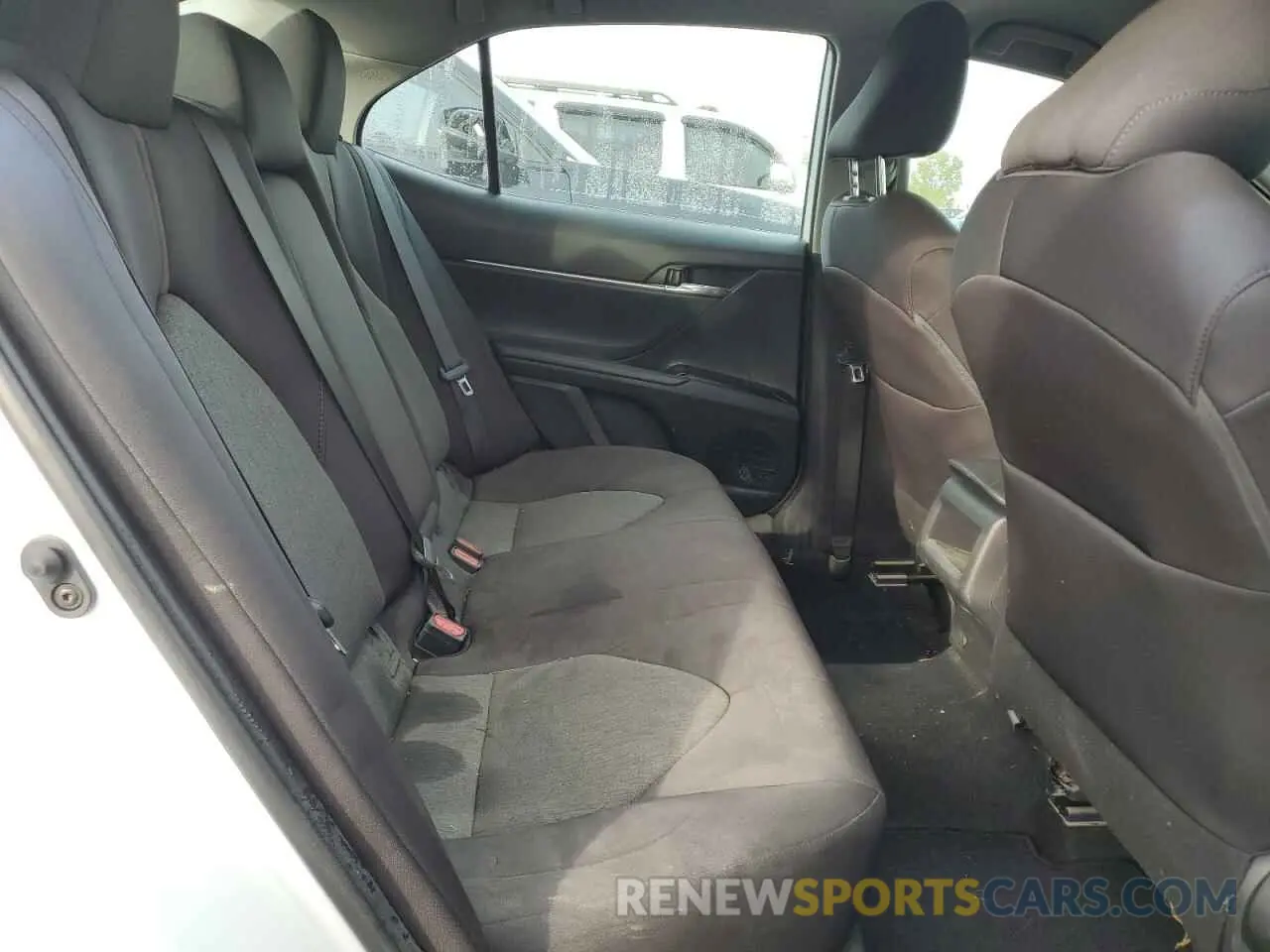 10 Photograph of a damaged car 4T1B11HK6KU258712 TOYOTA CAMRY 2019