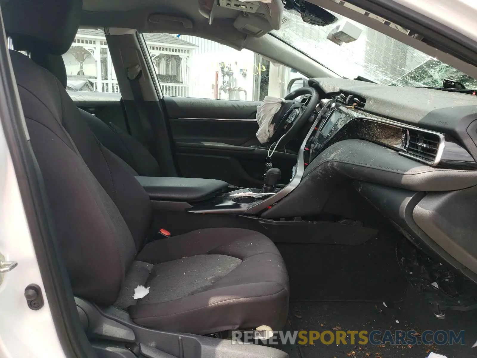 5 Photograph of a damaged car 4T1B11HK6KU258760 TOYOTA CAMRY 2019