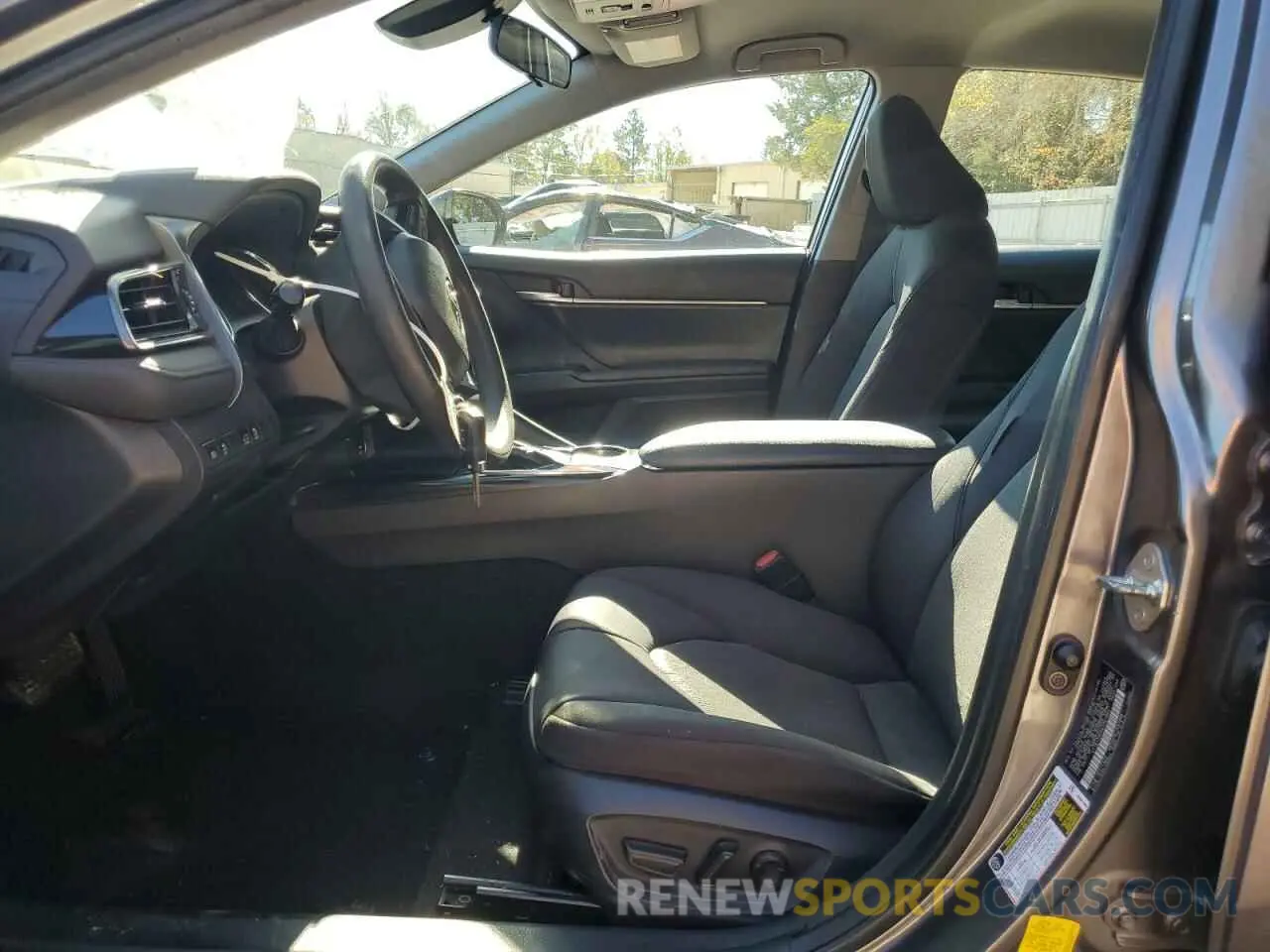 7 Photograph of a damaged car 4T1B11HK6KU261884 TOYOTA CAMRY 2019