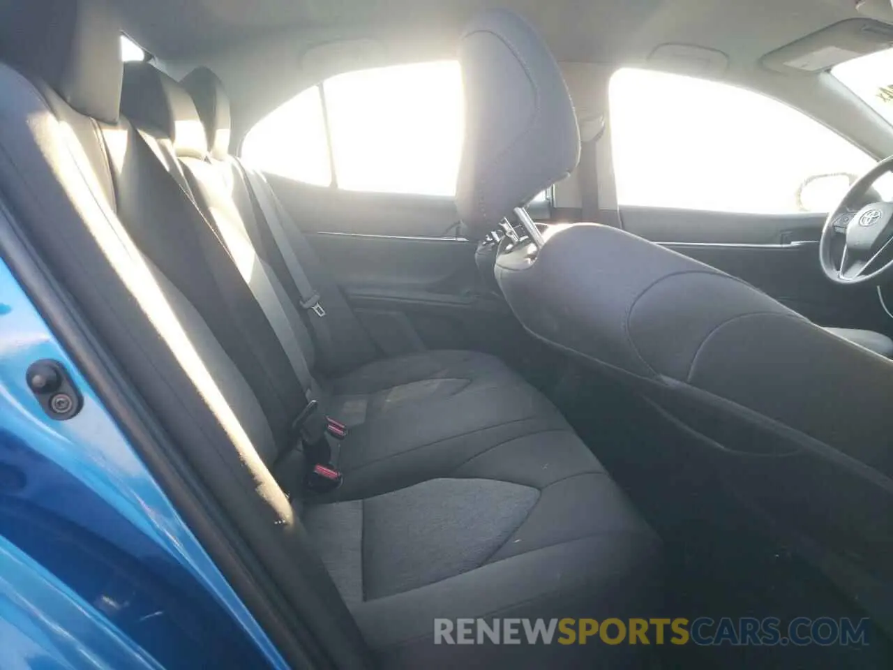 10 Photograph of a damaged car 4T1B11HK6KU267751 TOYOTA CAMRY 2019