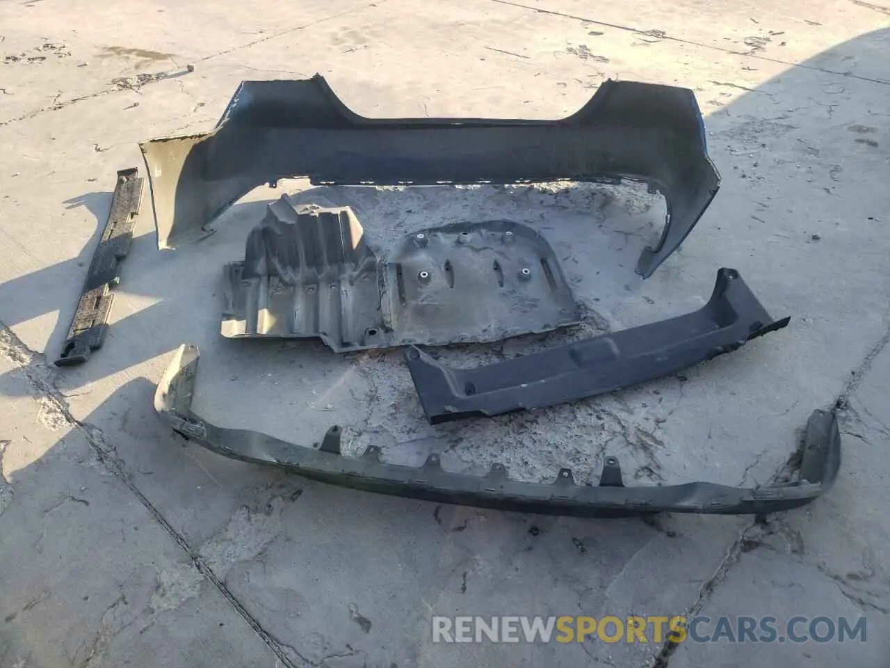 12 Photograph of a damaged car 4T1B11HK6KU267751 TOYOTA CAMRY 2019