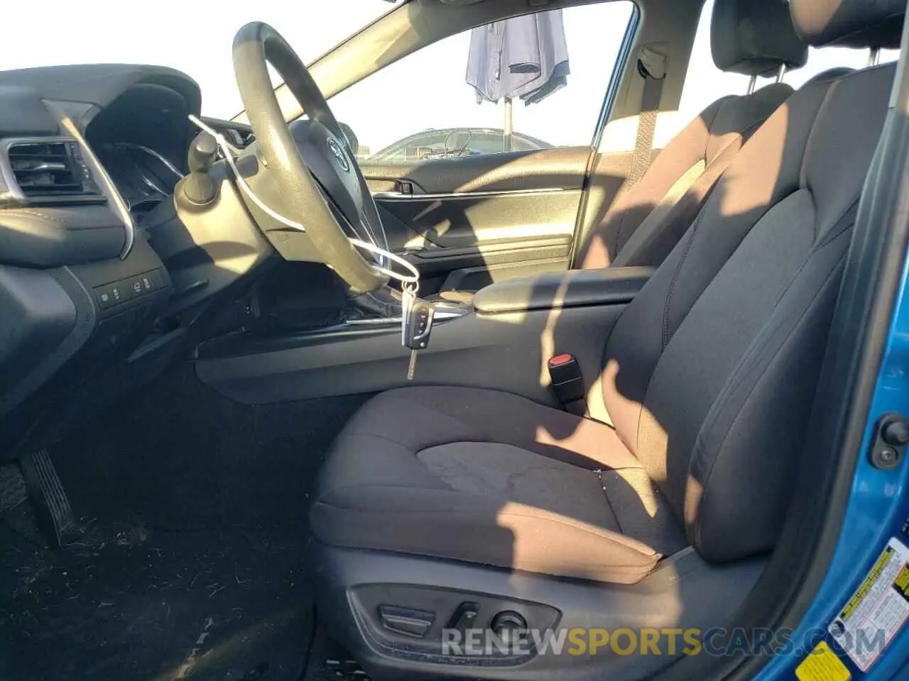 7 Photograph of a damaged car 4T1B11HK6KU267751 TOYOTA CAMRY 2019
