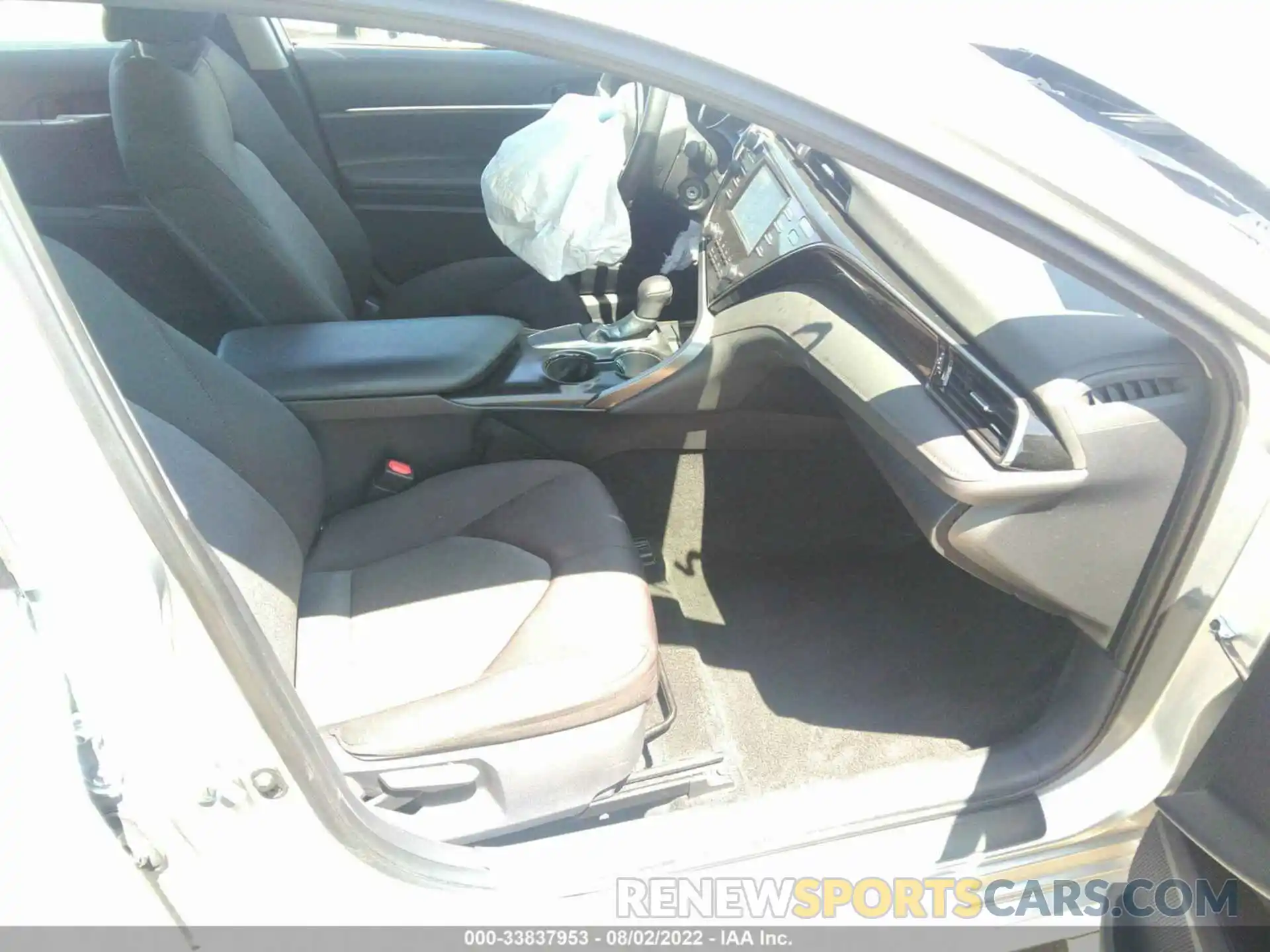 5 Photograph of a damaged car 4T1B11HK6KU267961 TOYOTA CAMRY 2019