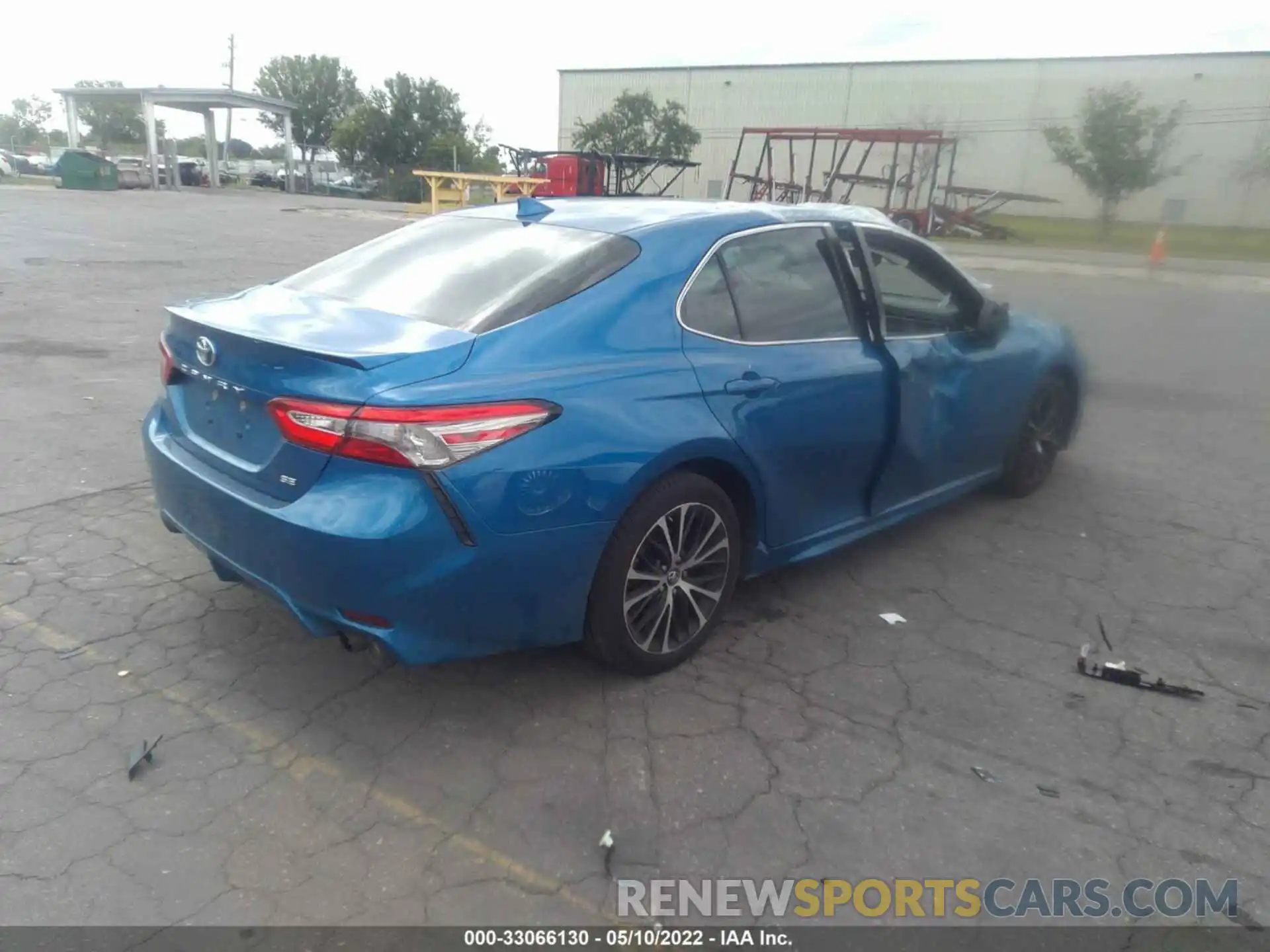 4 Photograph of a damaged car 4T1B11HK6KU273713 TOYOTA CAMRY 2019