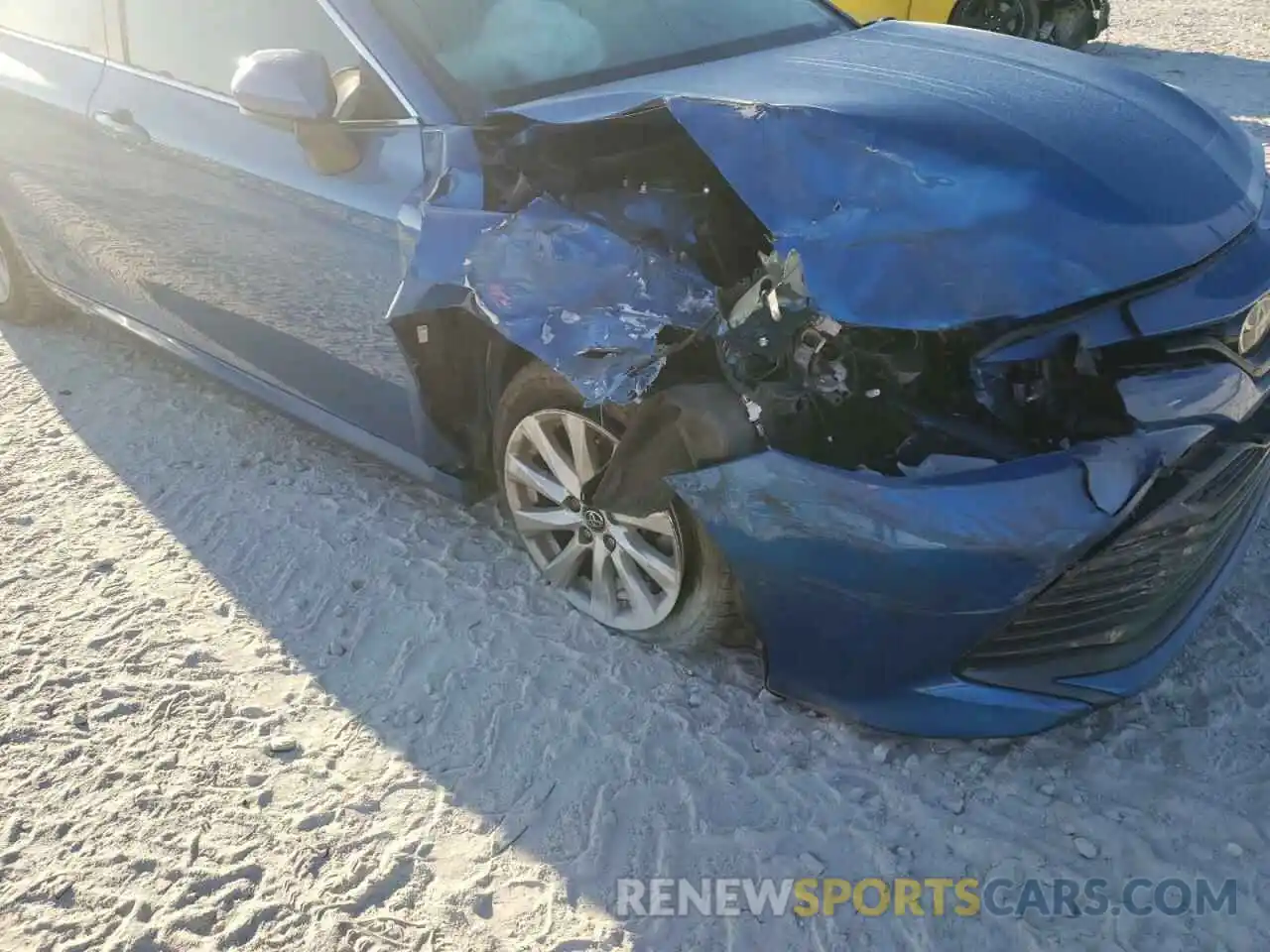 9 Photograph of a damaged car 4T1B11HK6KU276465 TOYOTA CAMRY 2019