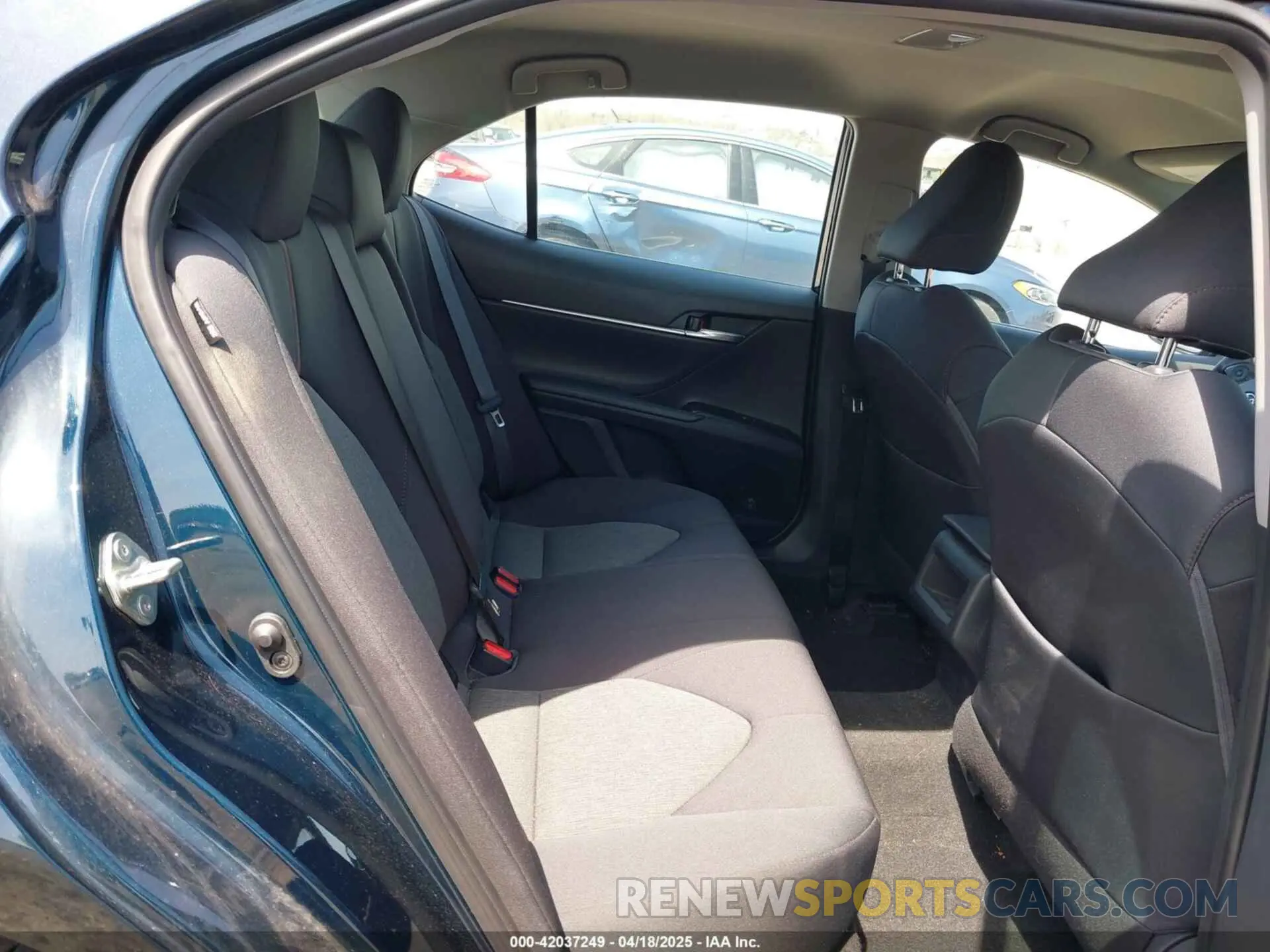 8 Photograph of a damaged car 4T1B11HK6KU276644 TOYOTA CAMRY 2019