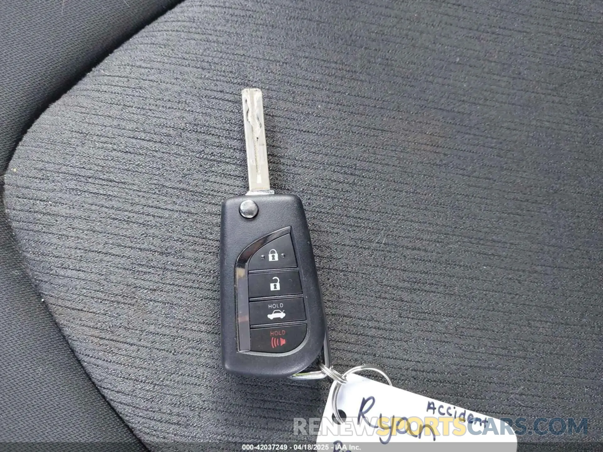 9 Photograph of a damaged car 4T1B11HK6KU276644 TOYOTA CAMRY 2019