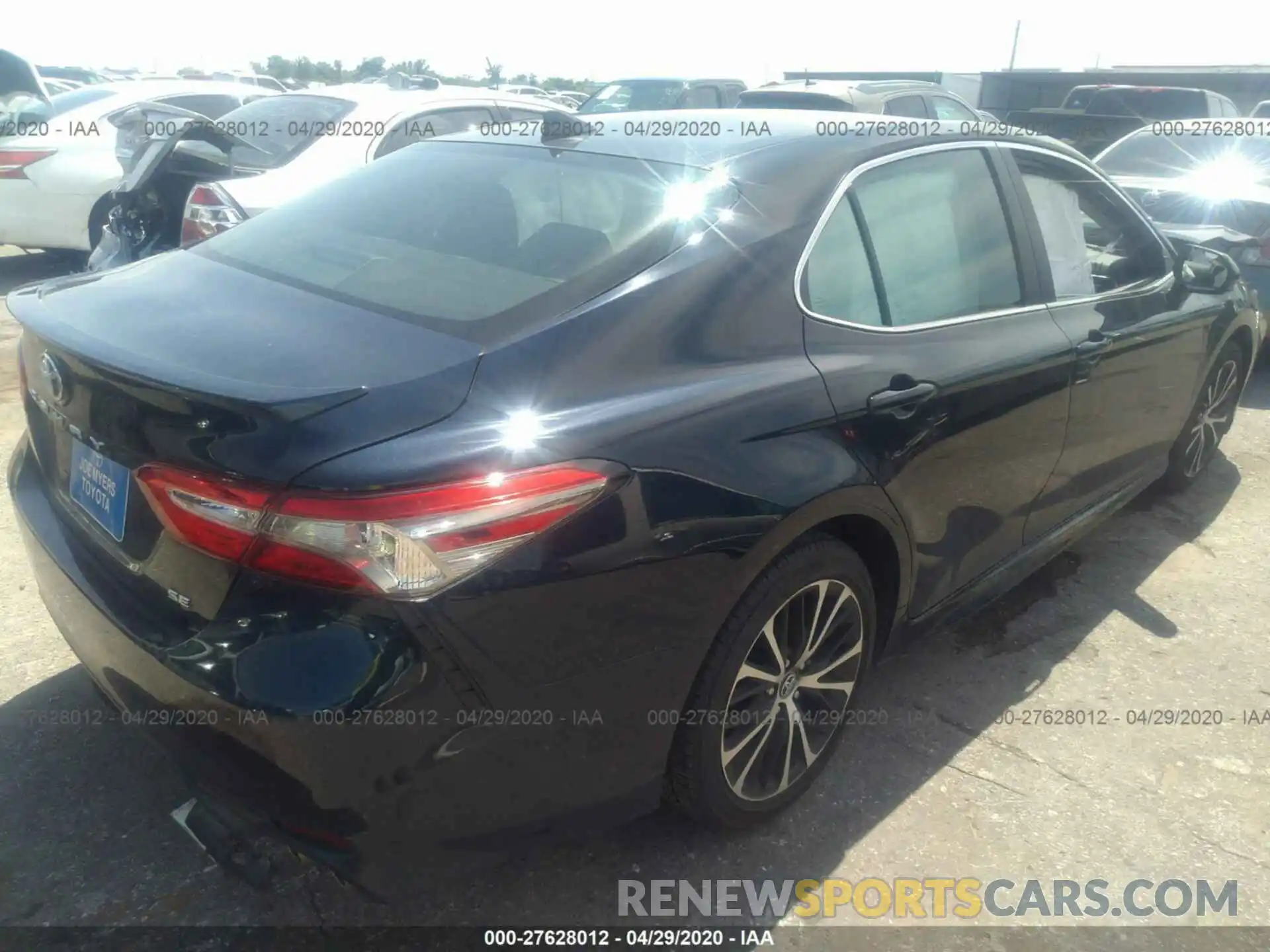 4 Photograph of a damaged car 4T1B11HK6KU278944 TOYOTA CAMRY 2019