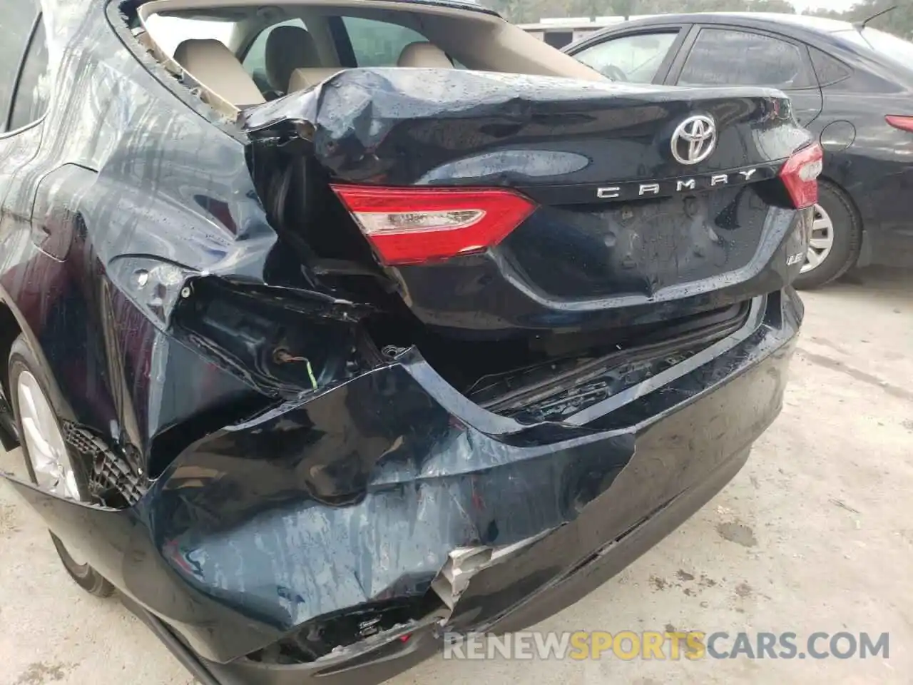 9 Photograph of a damaged car 4T1B11HK6KU282802 TOYOTA CAMRY 2019