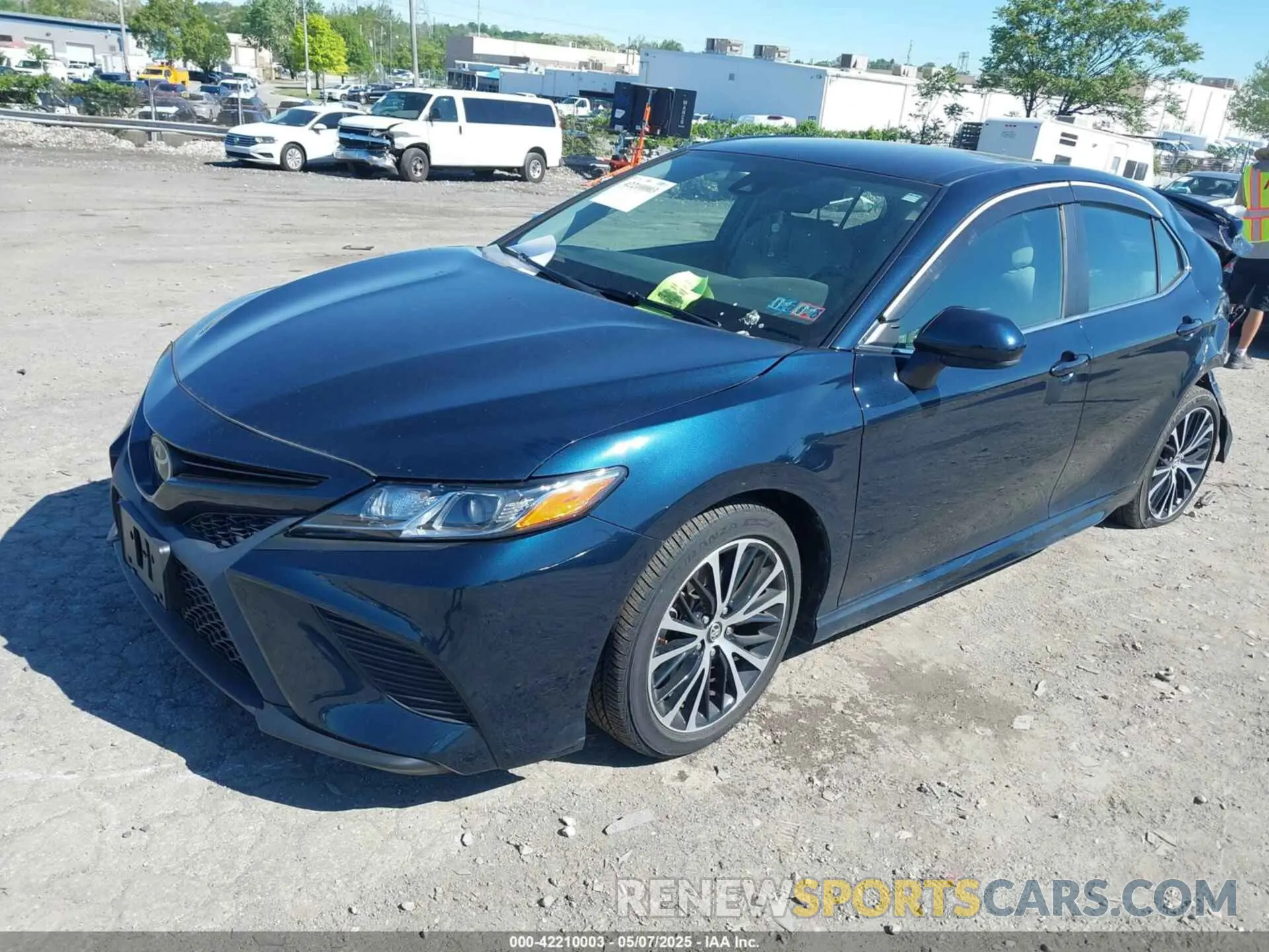 2 Photograph of a damaged car 4T1B11HK6KU283500 TOYOTA CAMRY 2019