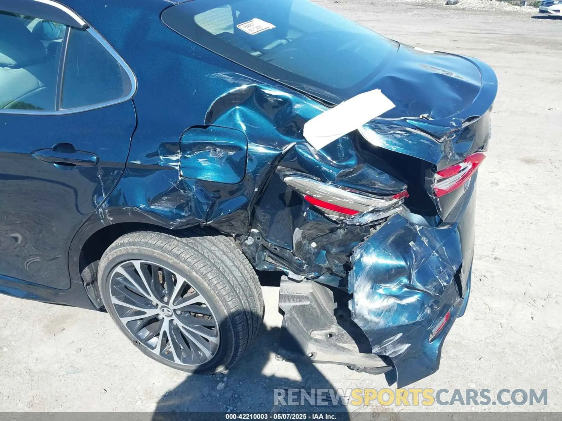 6 Photograph of a damaged car 4T1B11HK6KU283500 TOYOTA CAMRY 2019