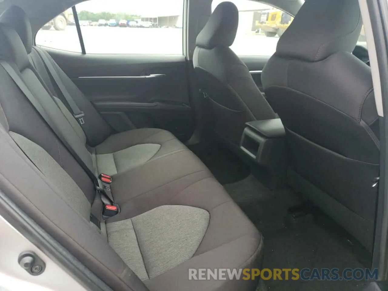 10 Photograph of a damaged car 4T1B11HK6KU283951 TOYOTA CAMRY 2019