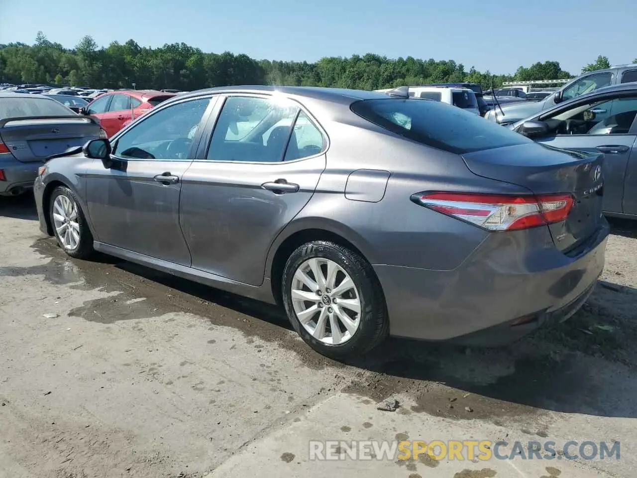 2 Photograph of a damaged car 4T1B11HK6KU284341 TOYOTA CAMRY 2019