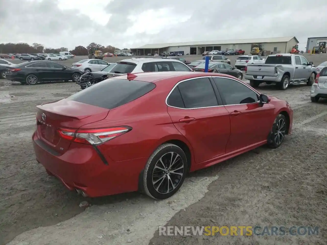 4 Photograph of a damaged car 4T1B11HK6KU284534 TOYOTA CAMRY 2019