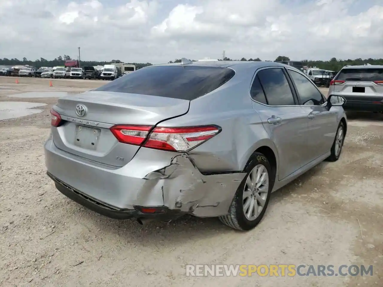 4 Photograph of a damaged car 4T1B11HK6KU284551 TOYOTA CAMRY 2019