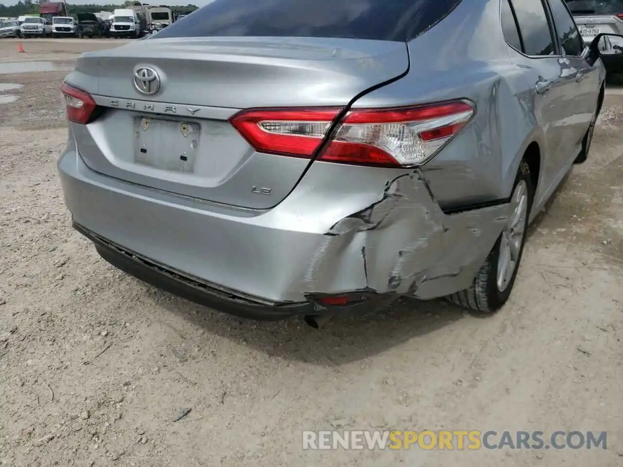 9 Photograph of a damaged car 4T1B11HK6KU284551 TOYOTA CAMRY 2019