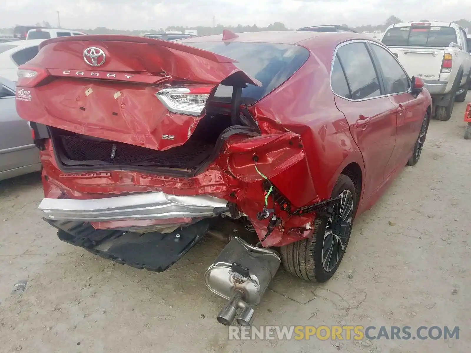 4 Photograph of a damaged car 4T1B11HK6KU288213 TOYOTA CAMRY 2019