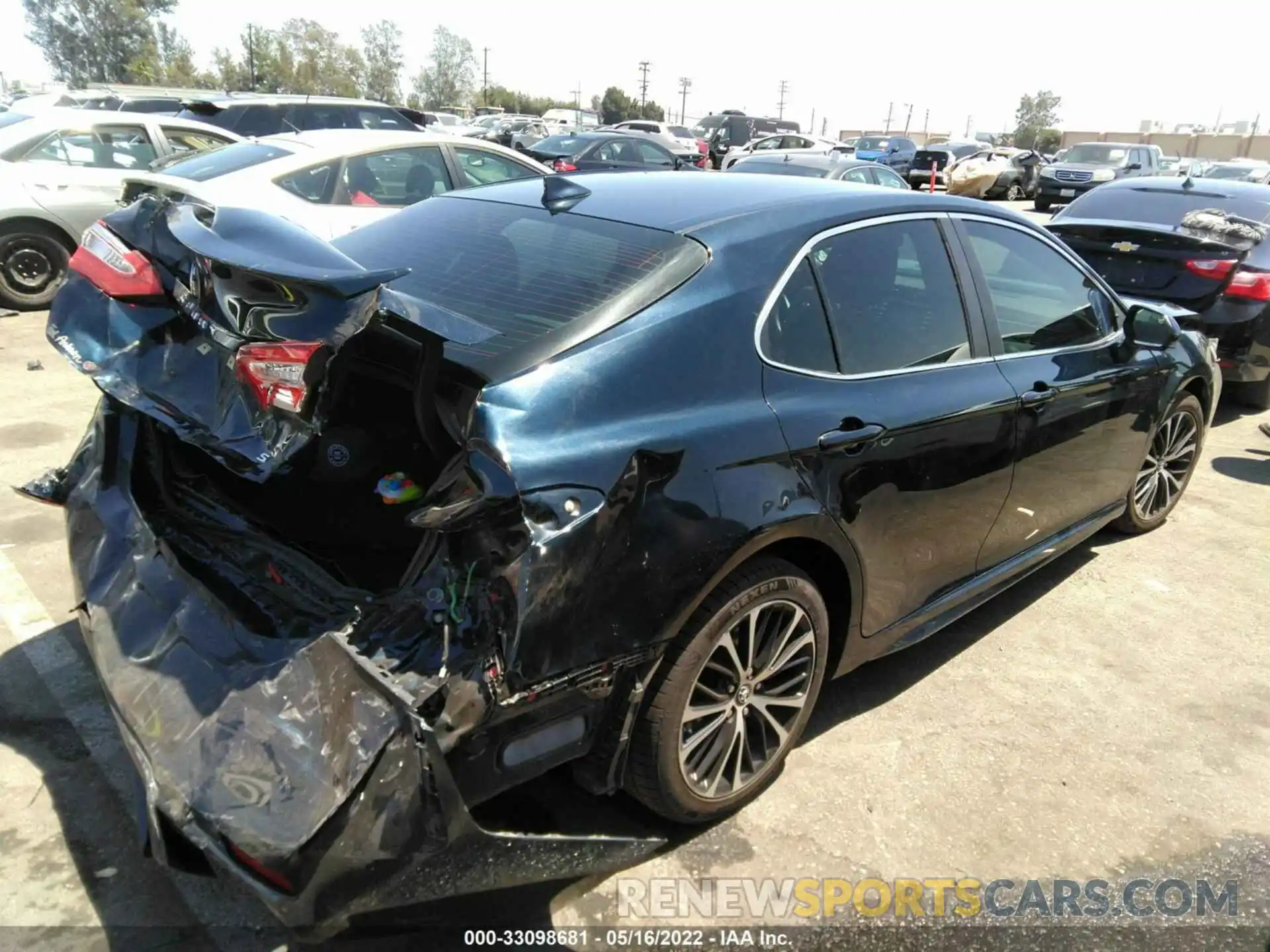 4 Photograph of a damaged car 4T1B11HK6KU290852 TOYOTA CAMRY 2019