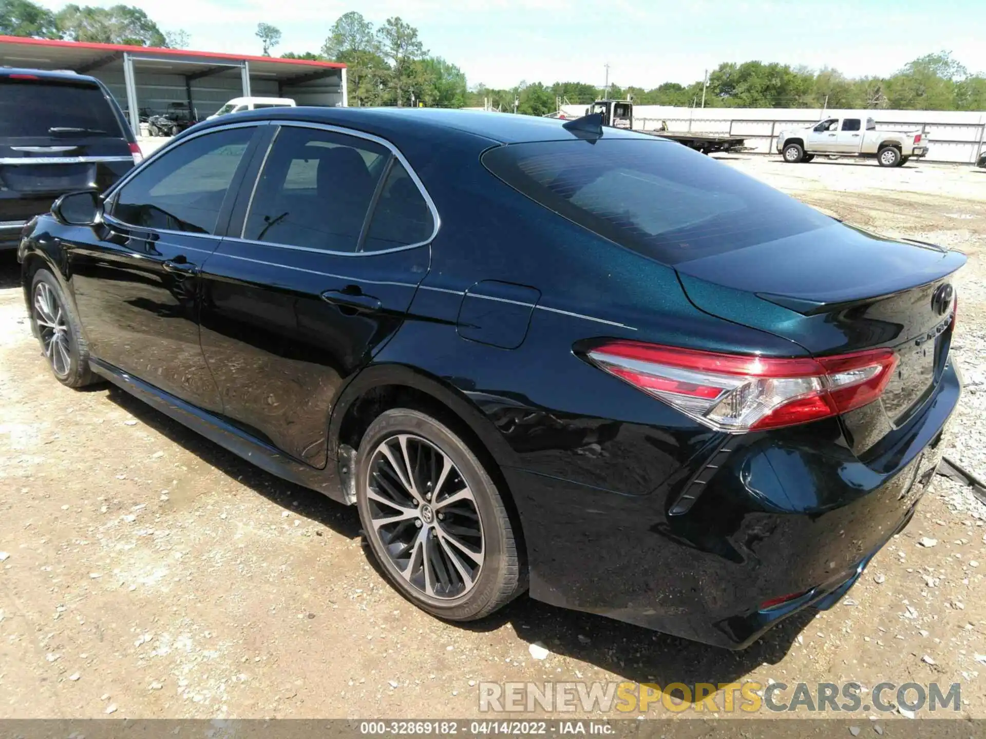 3 Photograph of a damaged car 4T1B11HK6KU291905 TOYOTA CAMRY 2019