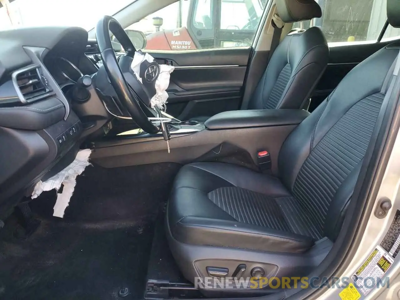 7 Photograph of a damaged car 4T1B11HK6KU297199 TOYOTA CAMRY 2019