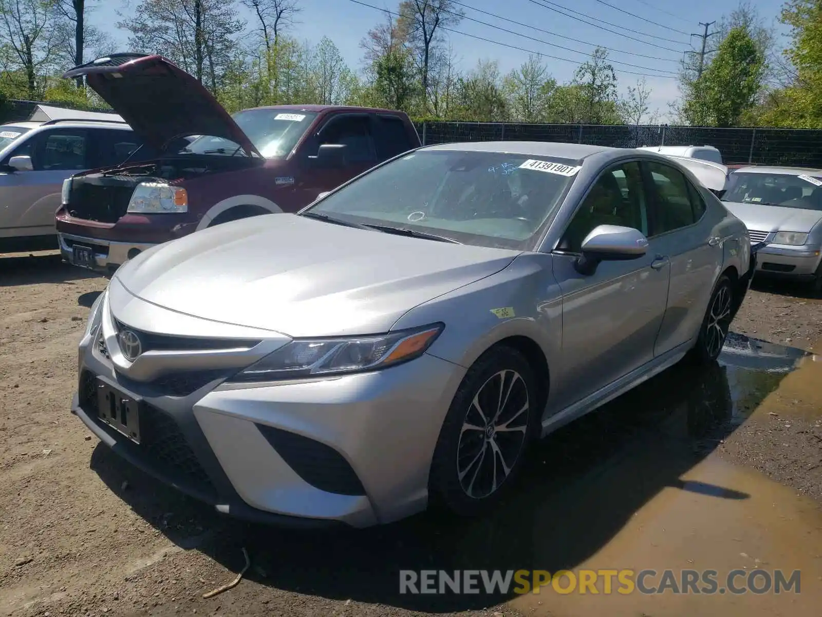 2 Photograph of a damaged car 4T1B11HK6KU681029 TOYOTA CAMRY 2019