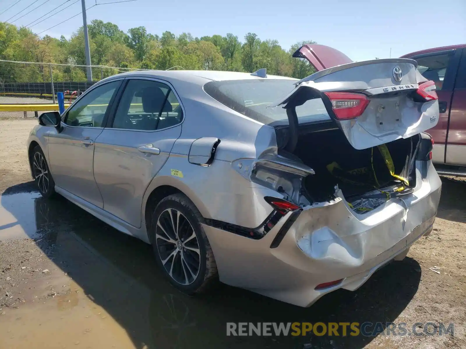 3 Photograph of a damaged car 4T1B11HK6KU681029 TOYOTA CAMRY 2019