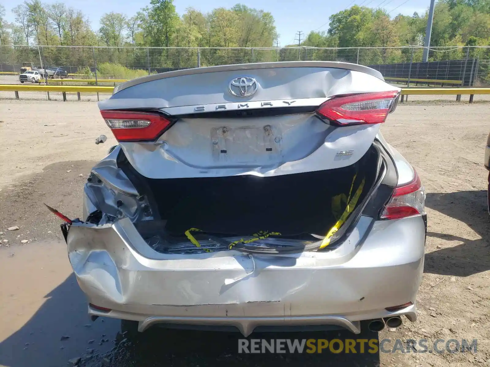 9 Photograph of a damaged car 4T1B11HK6KU681029 TOYOTA CAMRY 2019