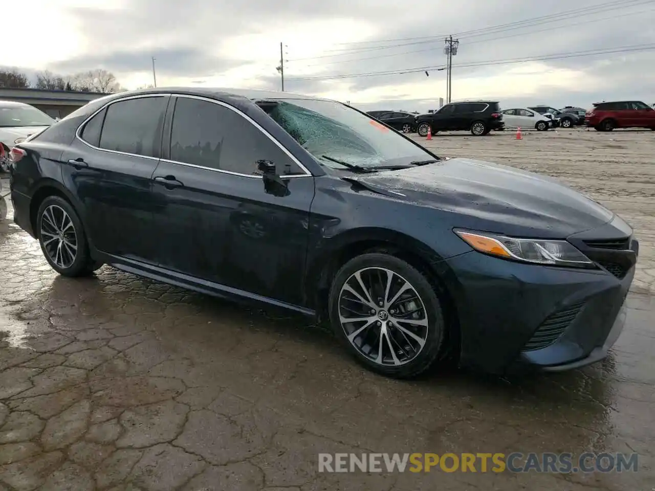 4 Photograph of a damaged car 4T1B11HK6KU684318 TOYOTA CAMRY 2019