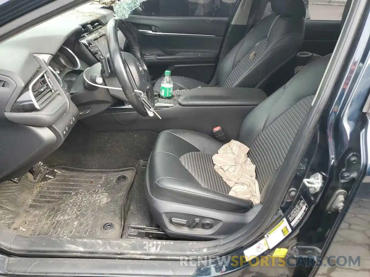 7 Photograph of a damaged car 4T1B11HK6KU684318 TOYOTA CAMRY 2019