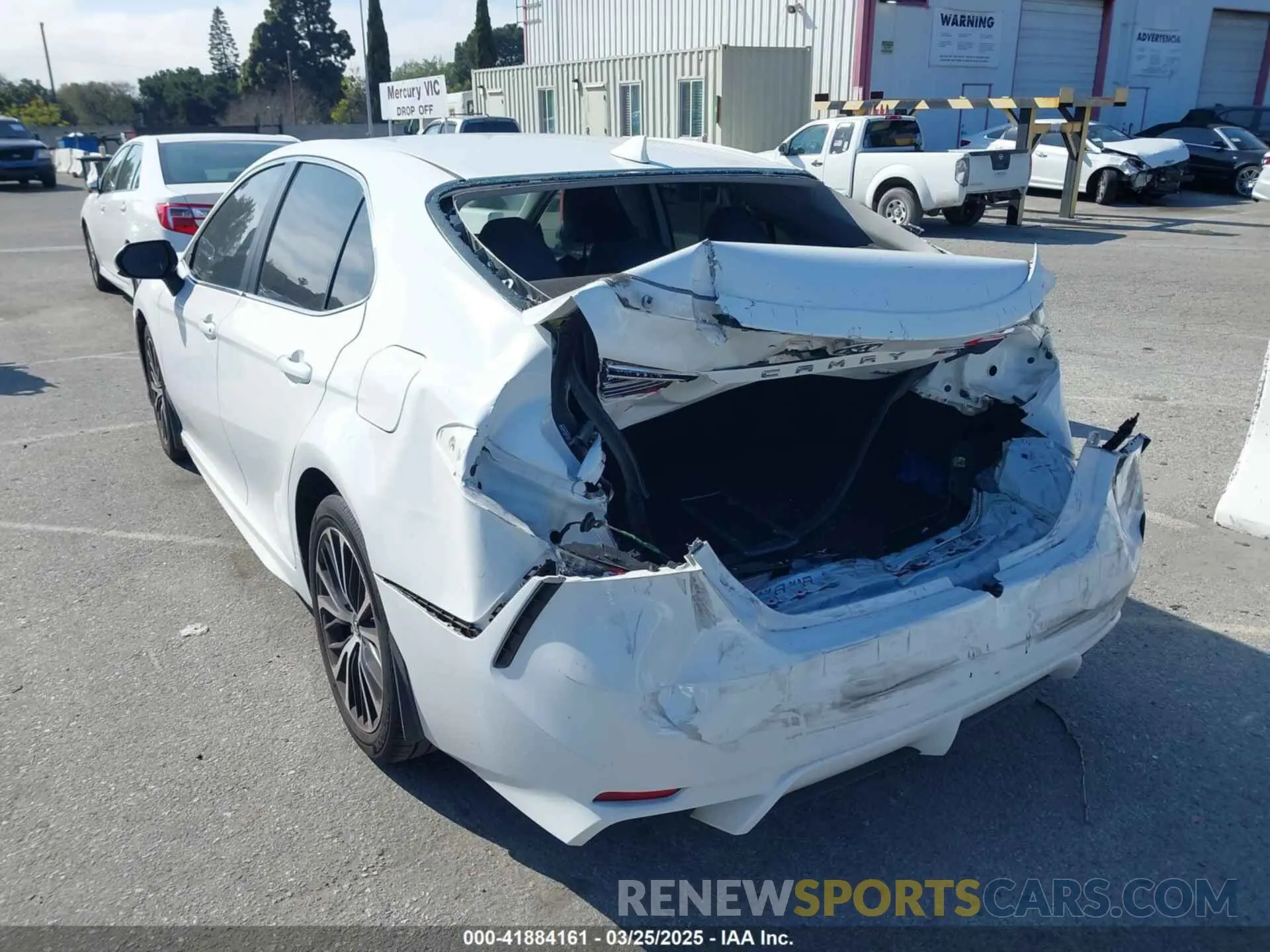 3 Photograph of a damaged car 4T1B11HK6KU684612 TOYOTA CAMRY 2019